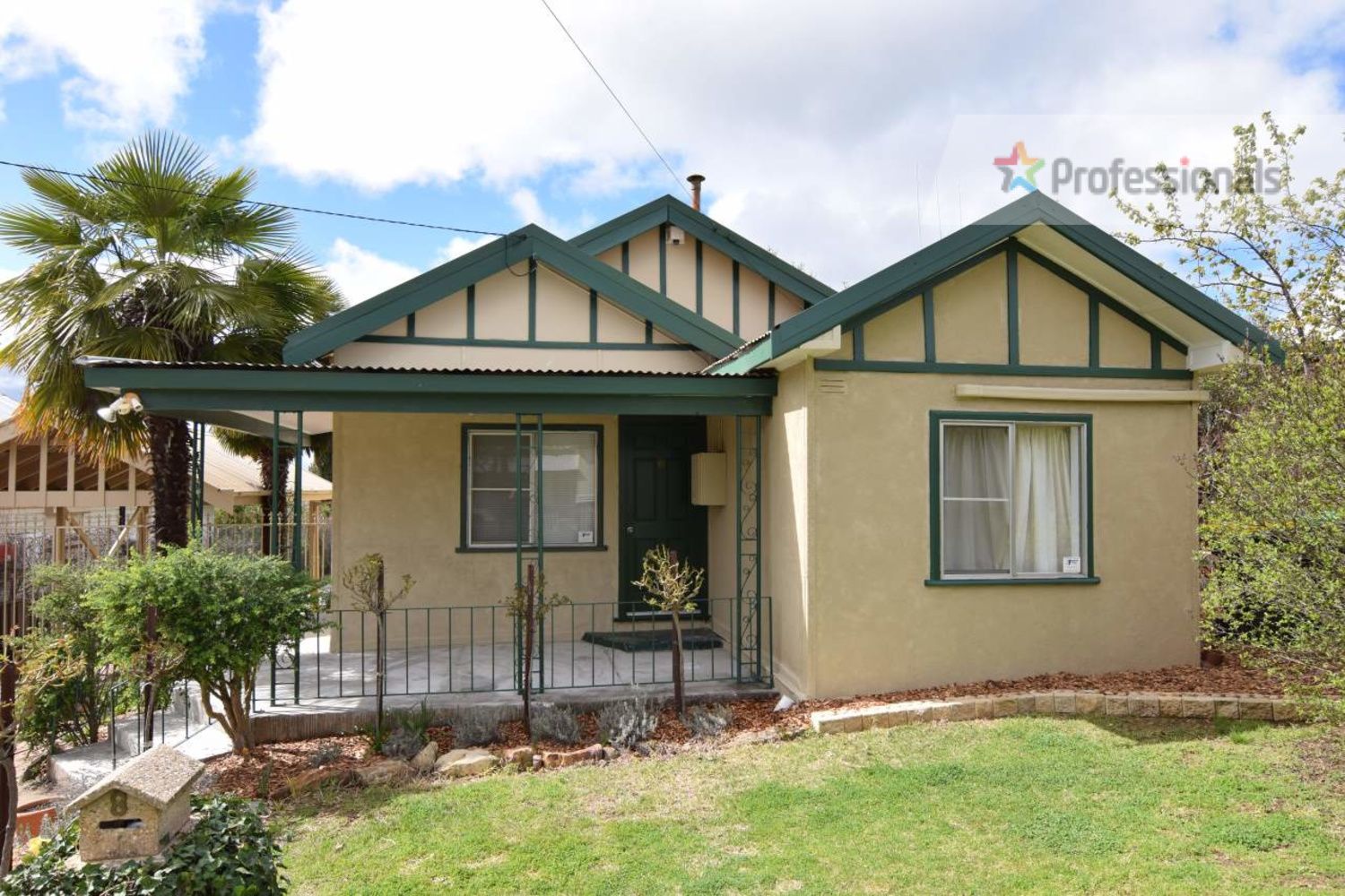 8 Raglan Street, South Bathurst Property History & Address Research