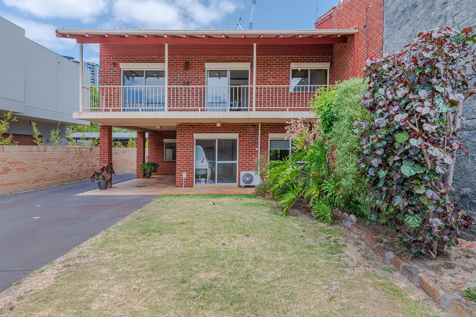 4 bedrooms House in 3/A RIVERWAY APPLECROSS WA, 6153