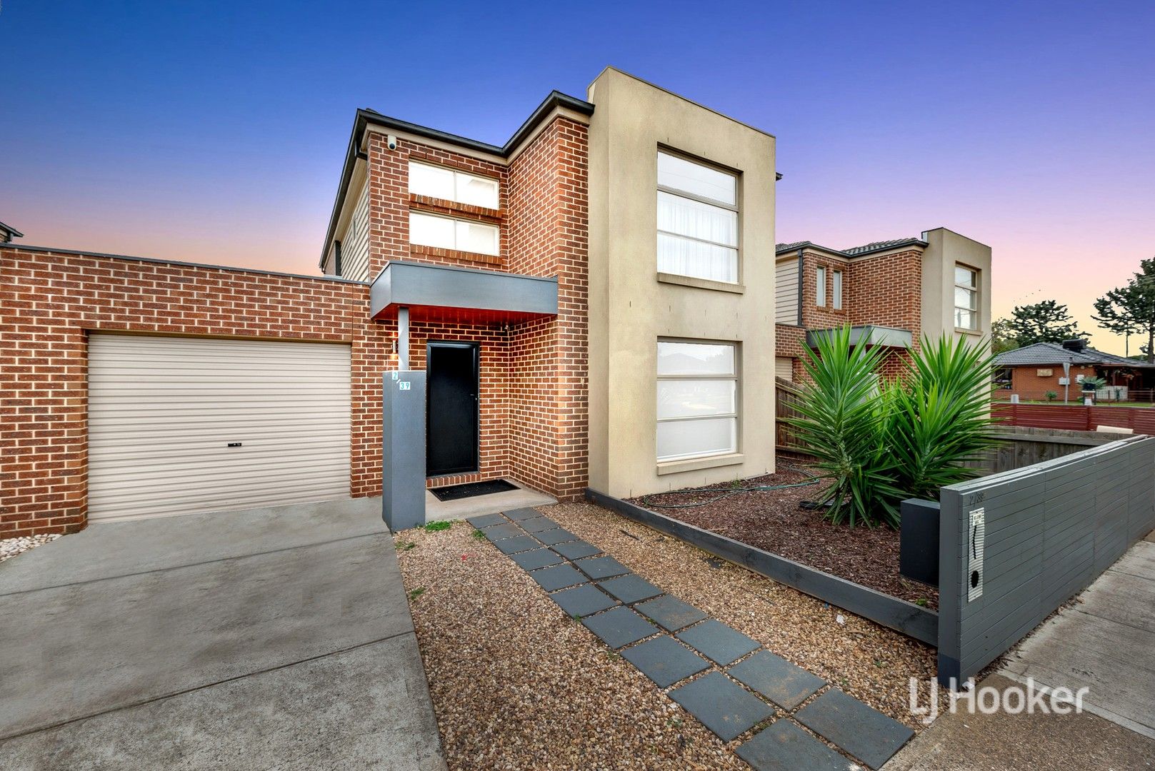 2/39 Scott Street, Melton VIC 3337, Image 0