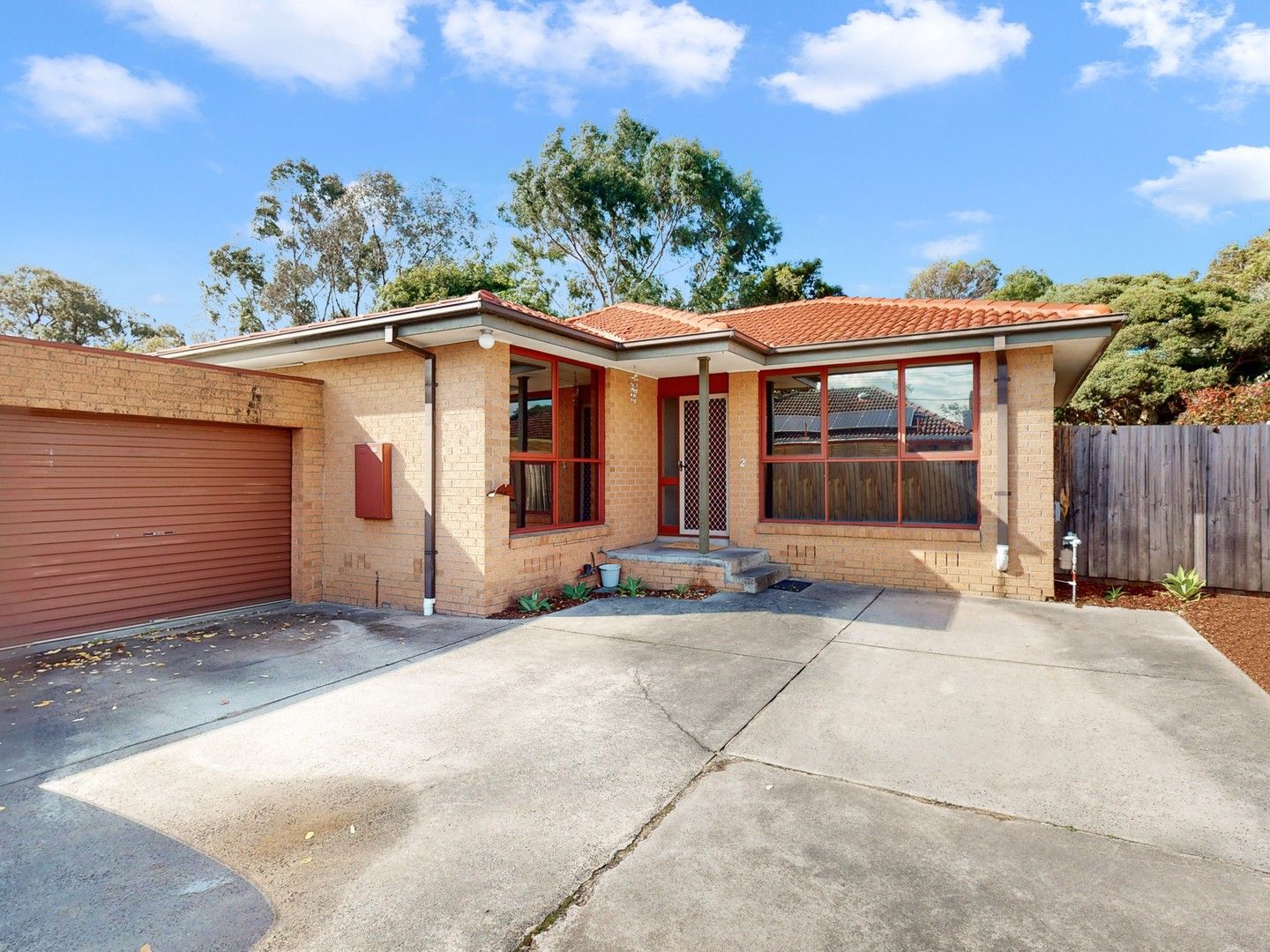 2 bedrooms Townhouse in 2/34 Fraser Street GLEN WAVERLEY VIC, 3150