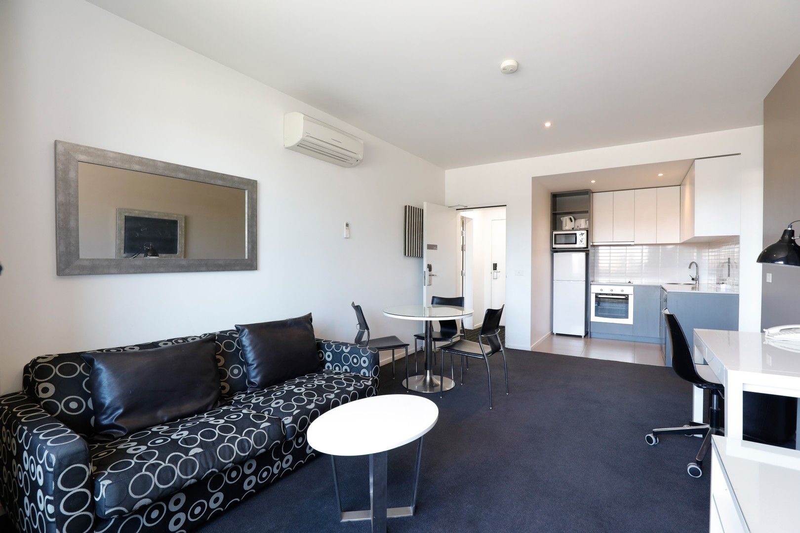 2 bedrooms Apartment / Unit / Flat in 210/1384 Dandenong Road HUGHESDALE VIC, 3166