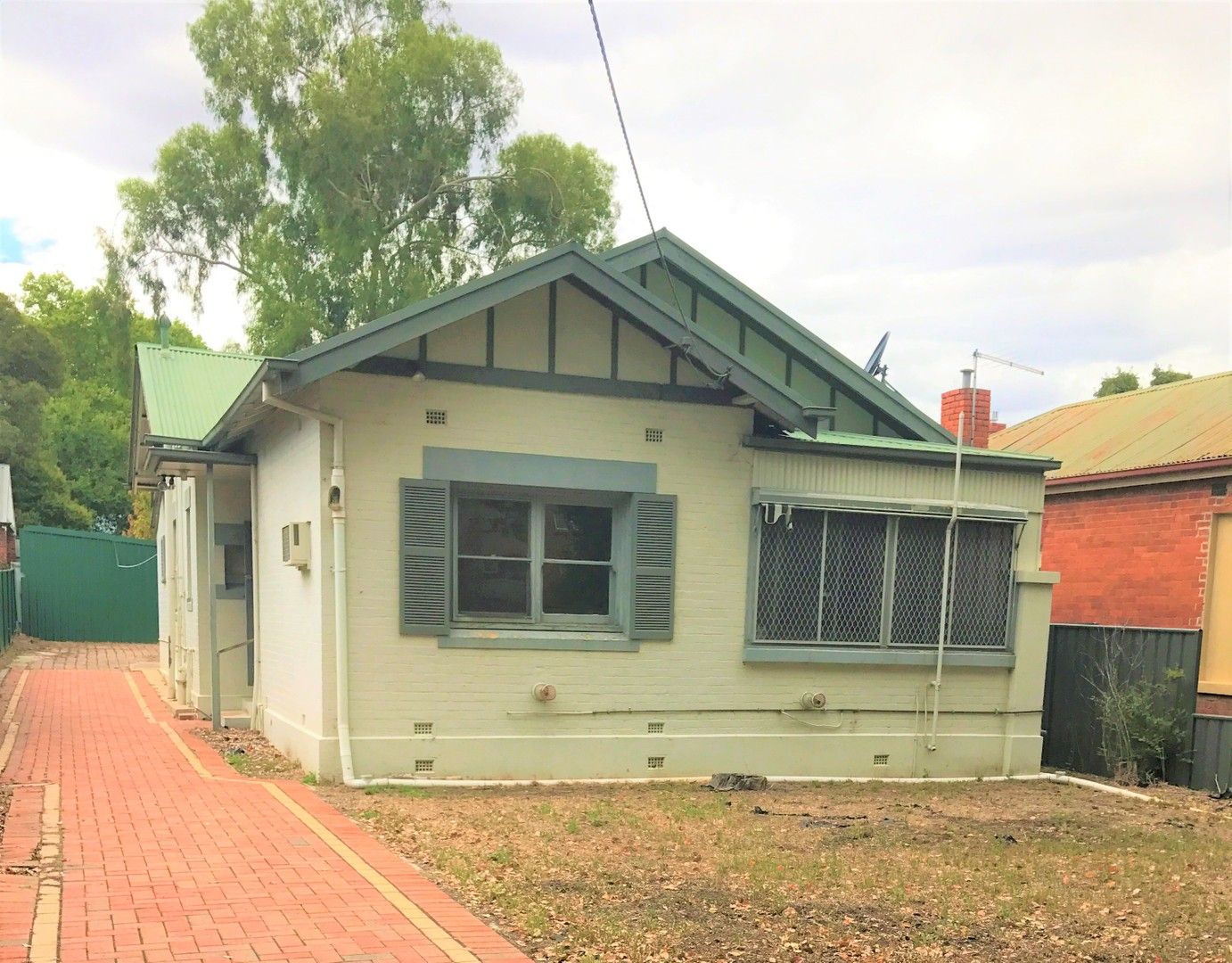 4 bedrooms House in 528 THURGOONA STREET ALBURY NSW, 2640