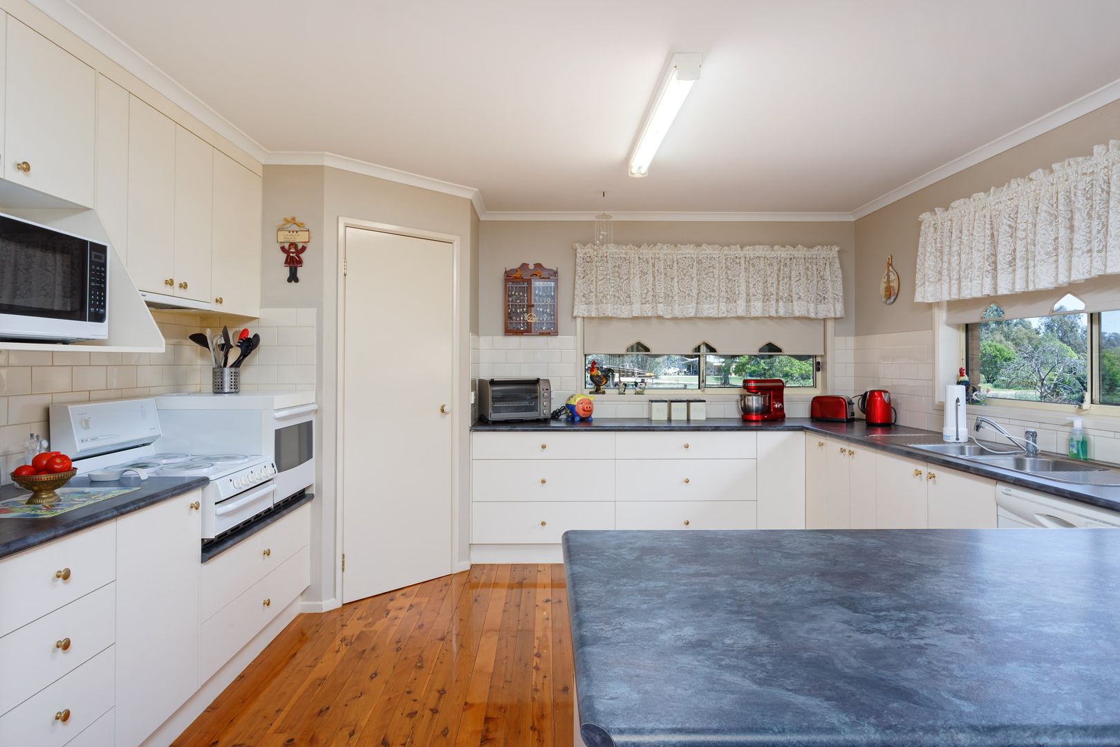 7 Wagga Wagga Street, Oura NSW 2650, Image 1