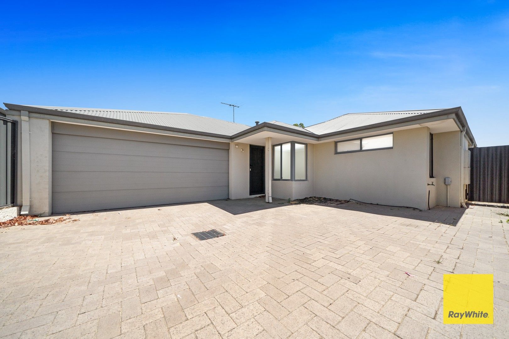 4 bedrooms House in 33A Tetworth Crescent NOLLAMARA WA, 6061