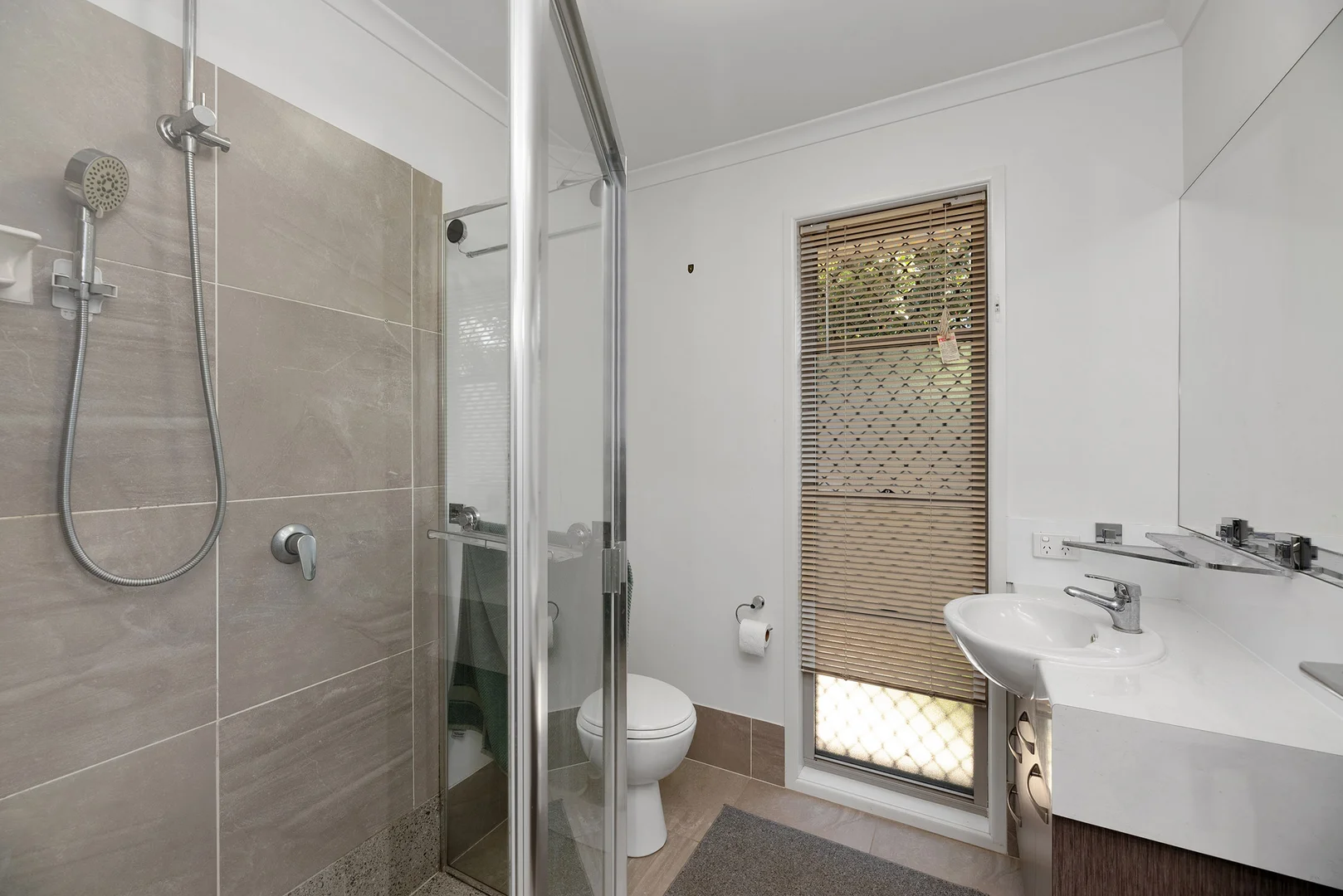 Additional image 11 of 20 Lakeside Crescent, Ningi QLD 4511