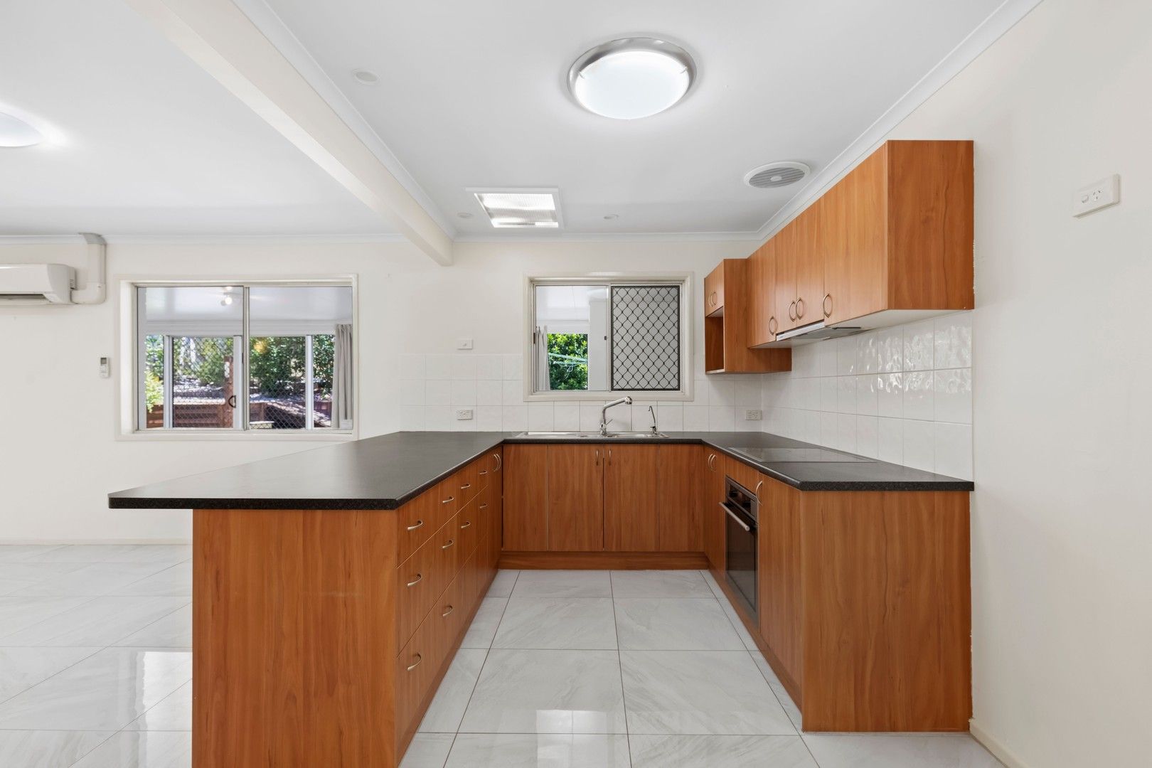 3 bedrooms House in 46 Woggle Street JAMBOREE HEIGHTS QLD, 4074