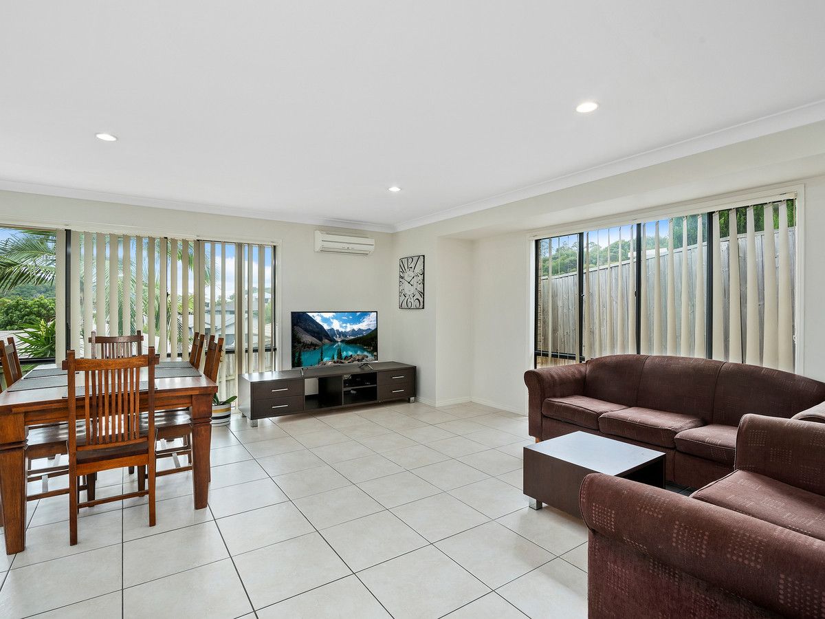 102 Wunburra Circle, Pacific Pines QLD 4211, Image 2