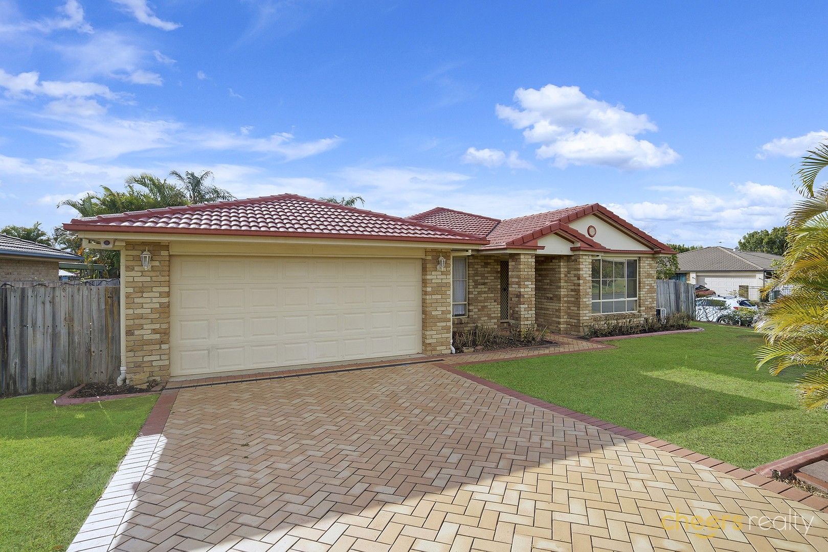 4 bedrooms House in 7 Inverary Place PARKINSON QLD, 4115