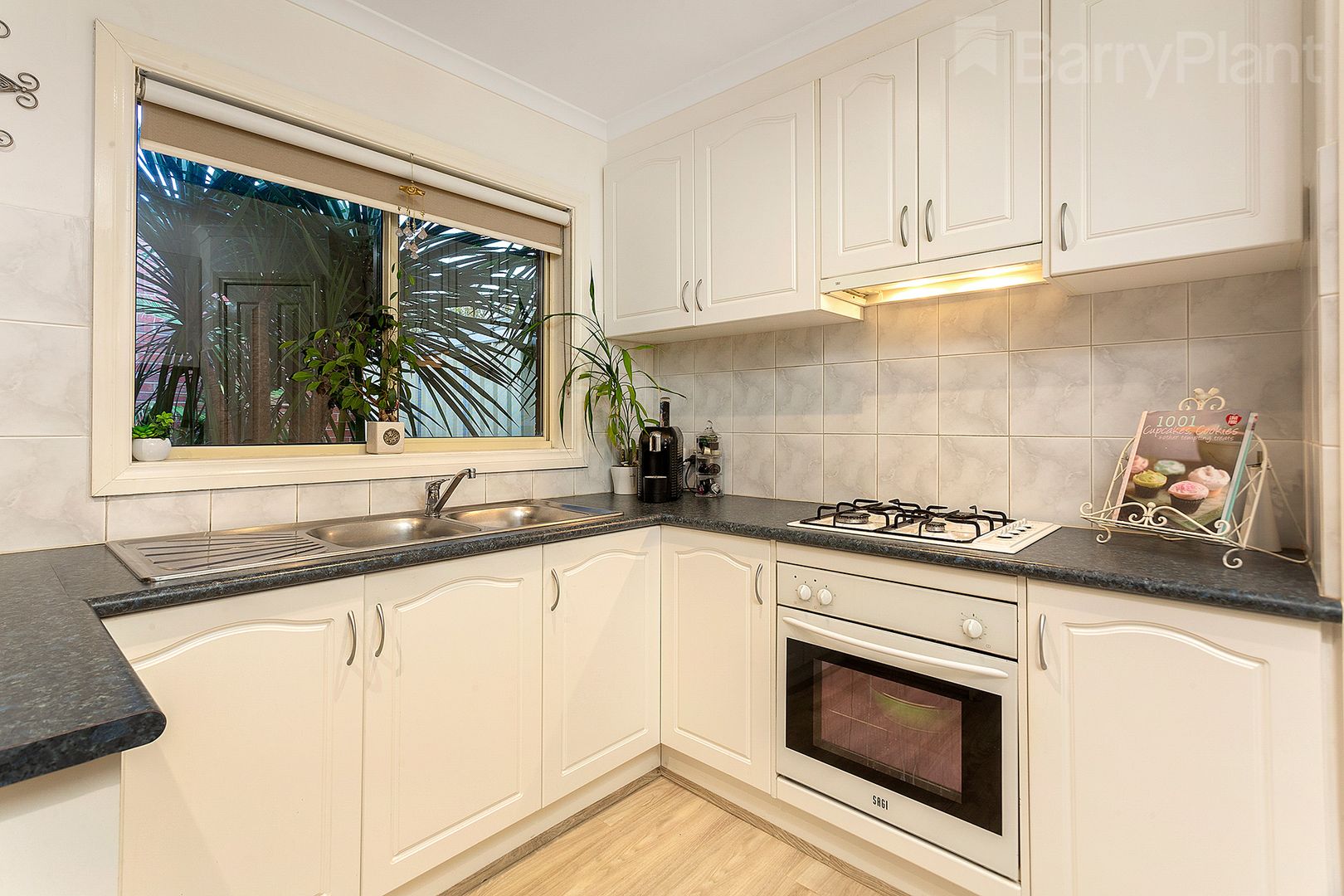 1/6 Dingle Court, Berwick VIC 3806, Image 1