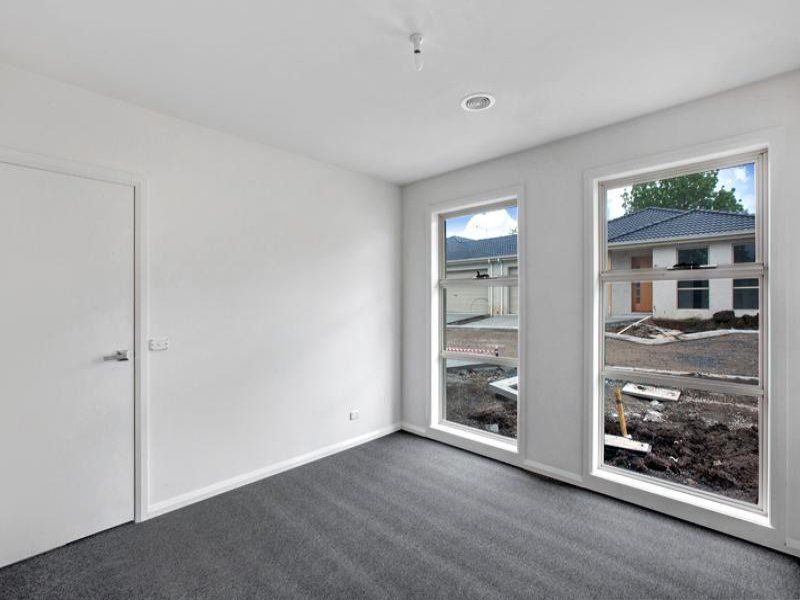 1/6 EDEN PLACE, Wallan VIC 3756, Image 2