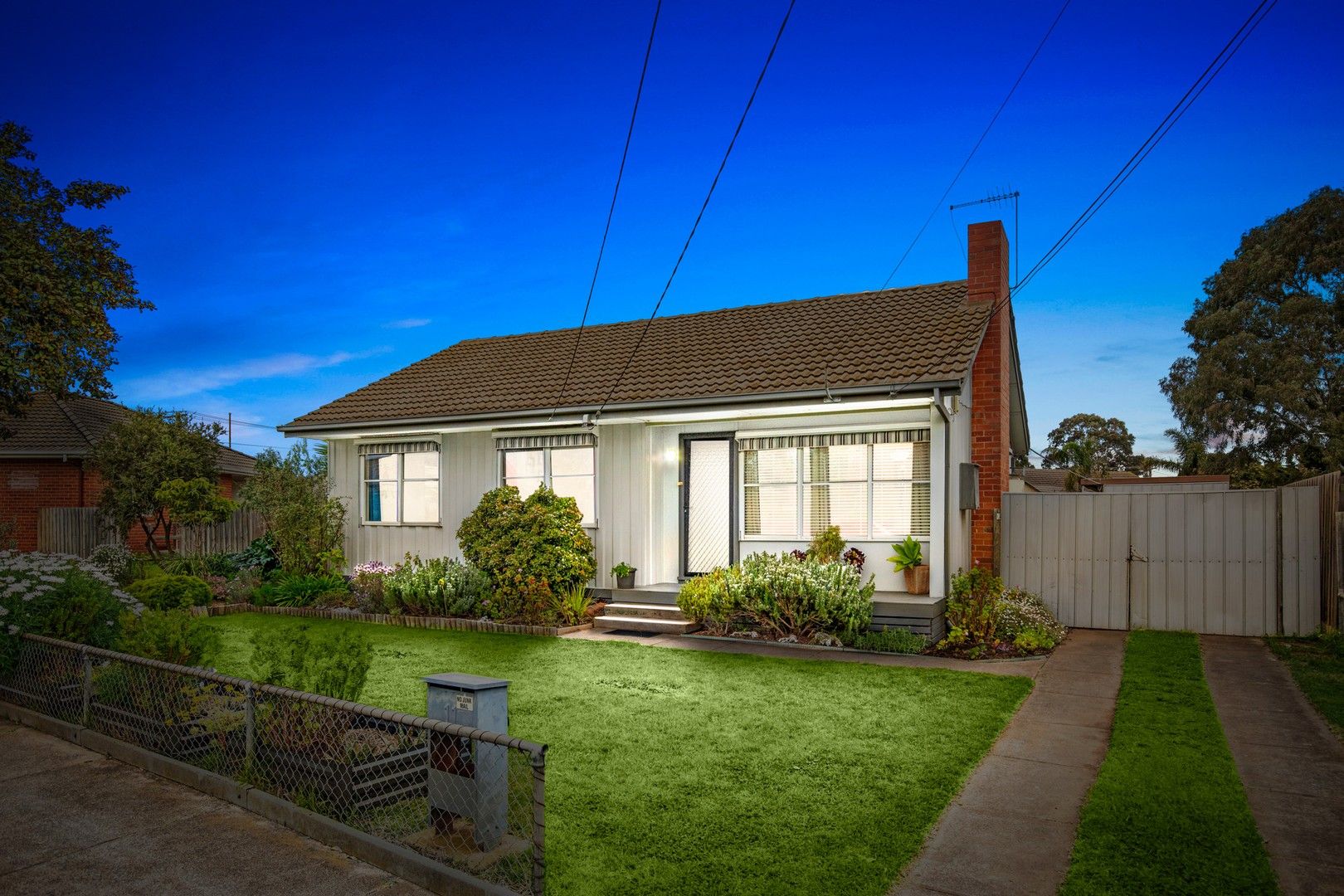 3 bedrooms House in 11 Vincent Crescent WERRIBEE VIC, 3030