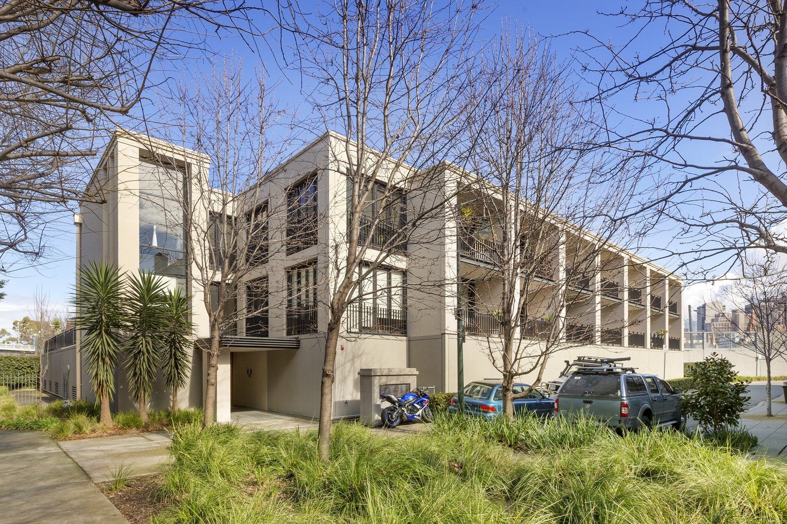 2 bedrooms Apartment / Unit / Flat in 101/33 Cliveden Close EAST MELBOURNE VIC, 3002