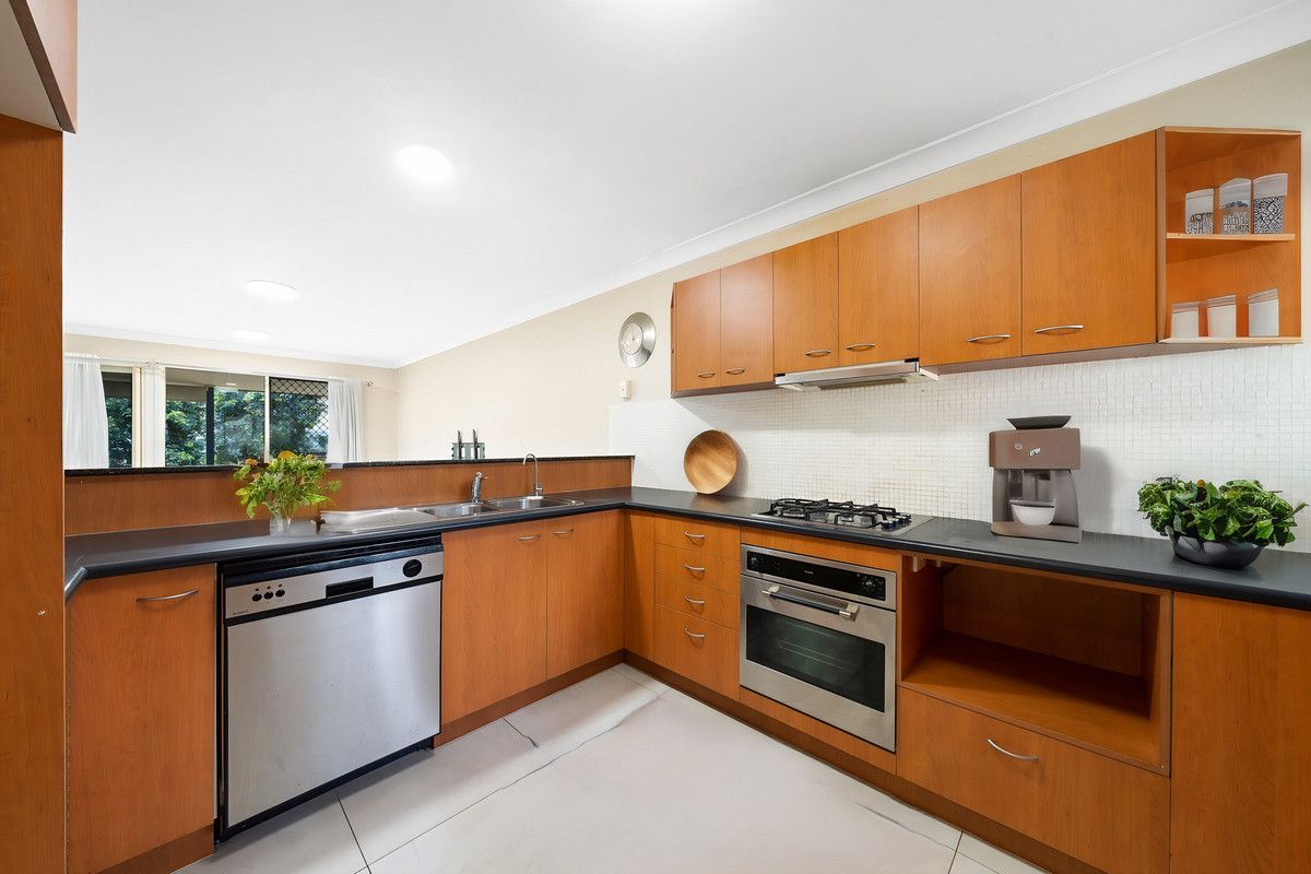 10/47 Newcomen Street, Indooroopilly QLD 4068, Image 2