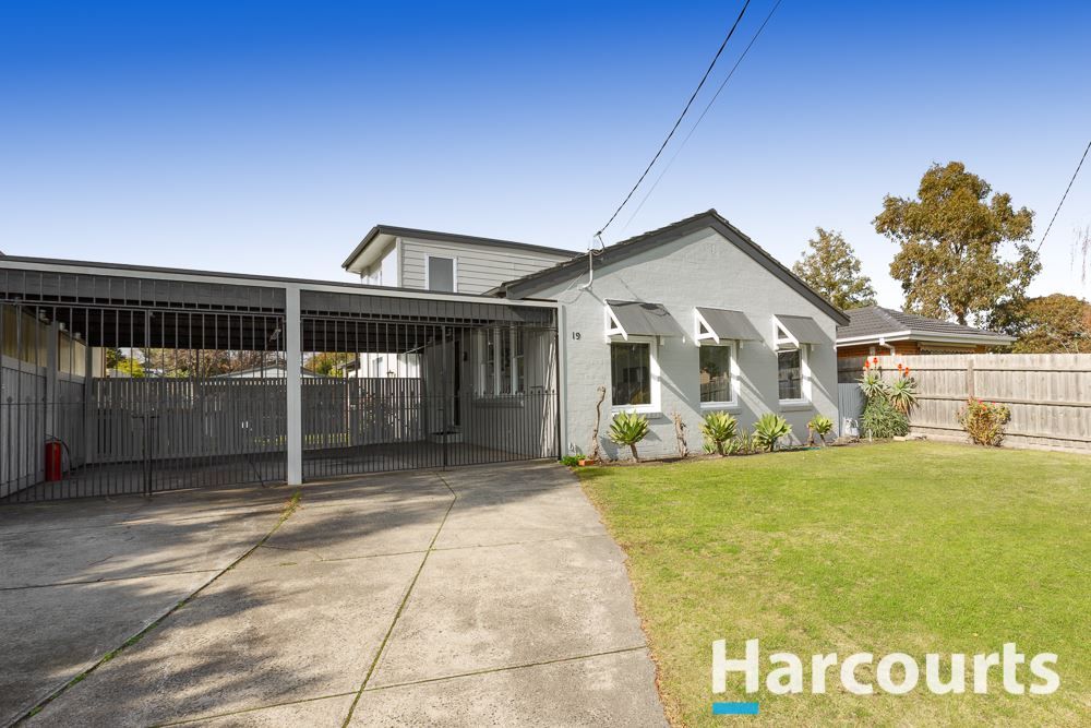 6 bedrooms House in U1 & U2/19 Springside Crescent KEYSBOROUGH VIC, 3173