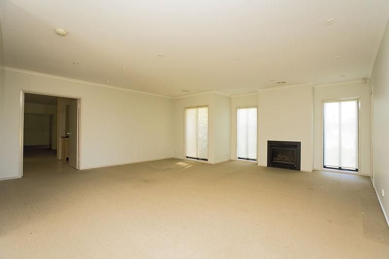 2-8 Thomas Carr Drive, Tarneit VIC 3029, Image 2