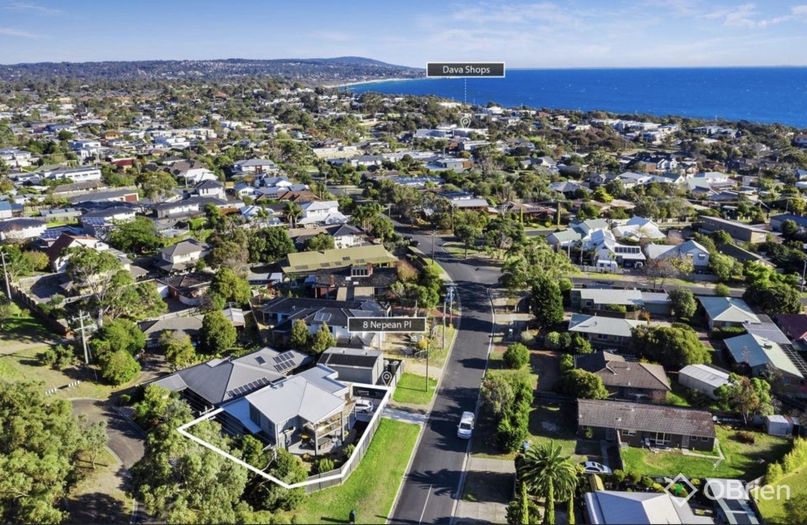 4 bedrooms House in 8 Nepean Place MORNINGTON VIC, 3931