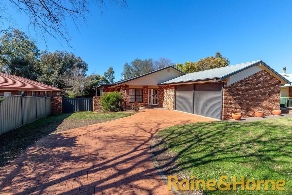 Picture of 79 Murrayfield Drive, DUBBO NSW 2830