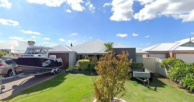 4 bedrooms House in 26 Lascelles Circus LAKELANDS WA, 6180