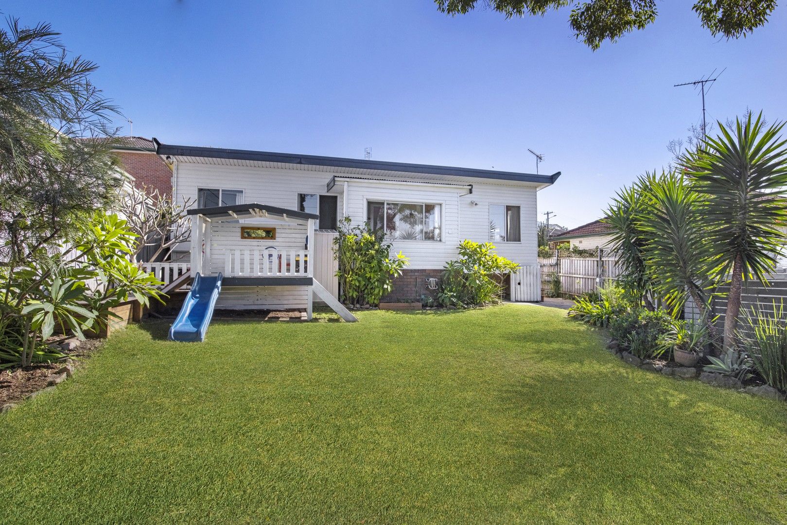 24 Edward Street, Narraweena NSW 2099, Image 0