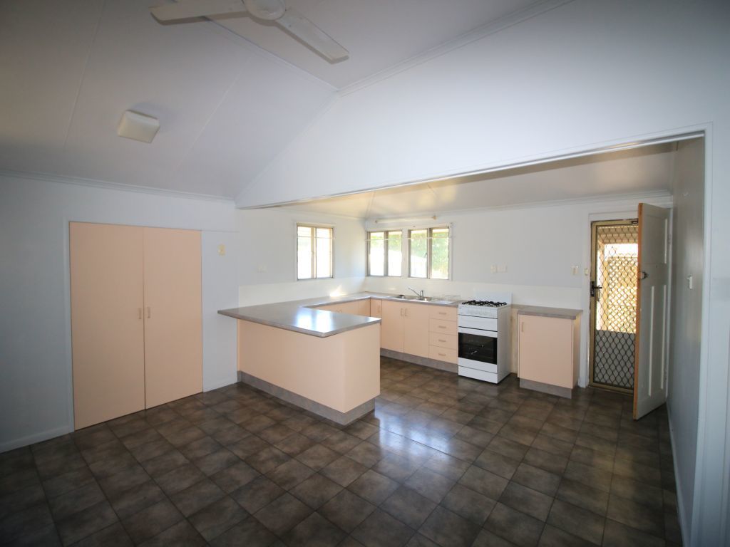 6 Rossiter, Ayr QLD 4807, Image 2