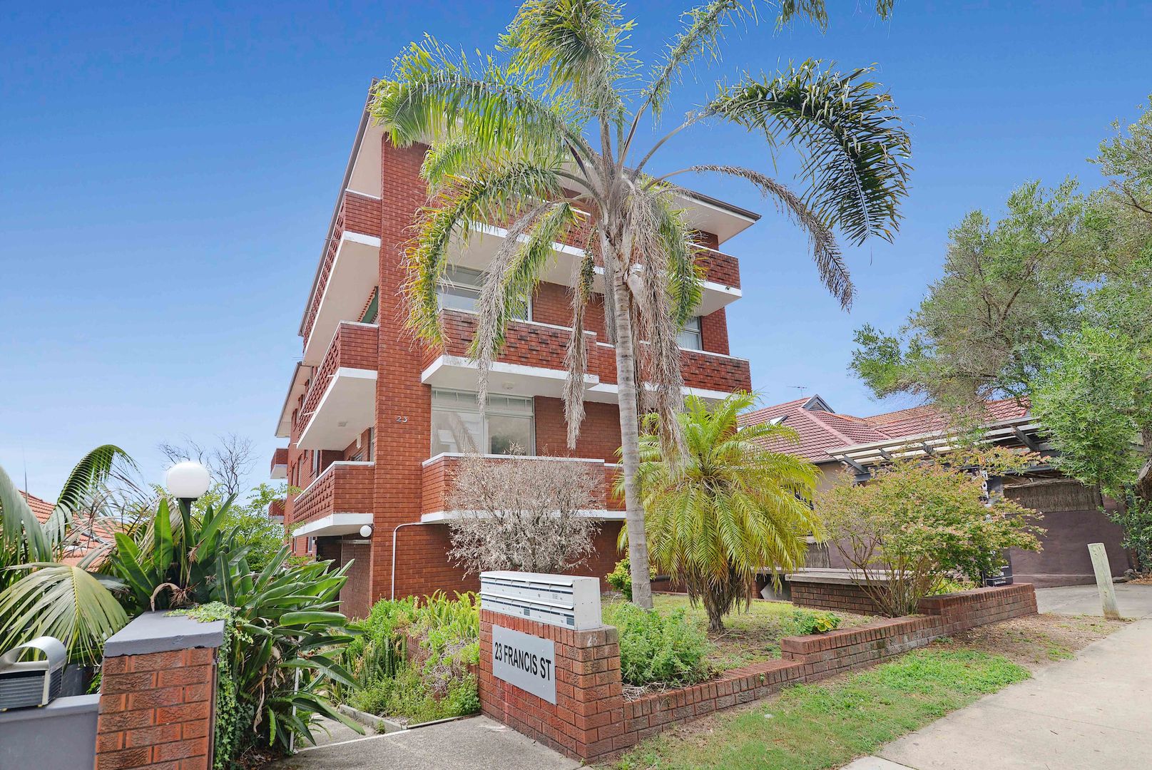 3/23 Francis Street, Bondi Beach Property History & Address Research