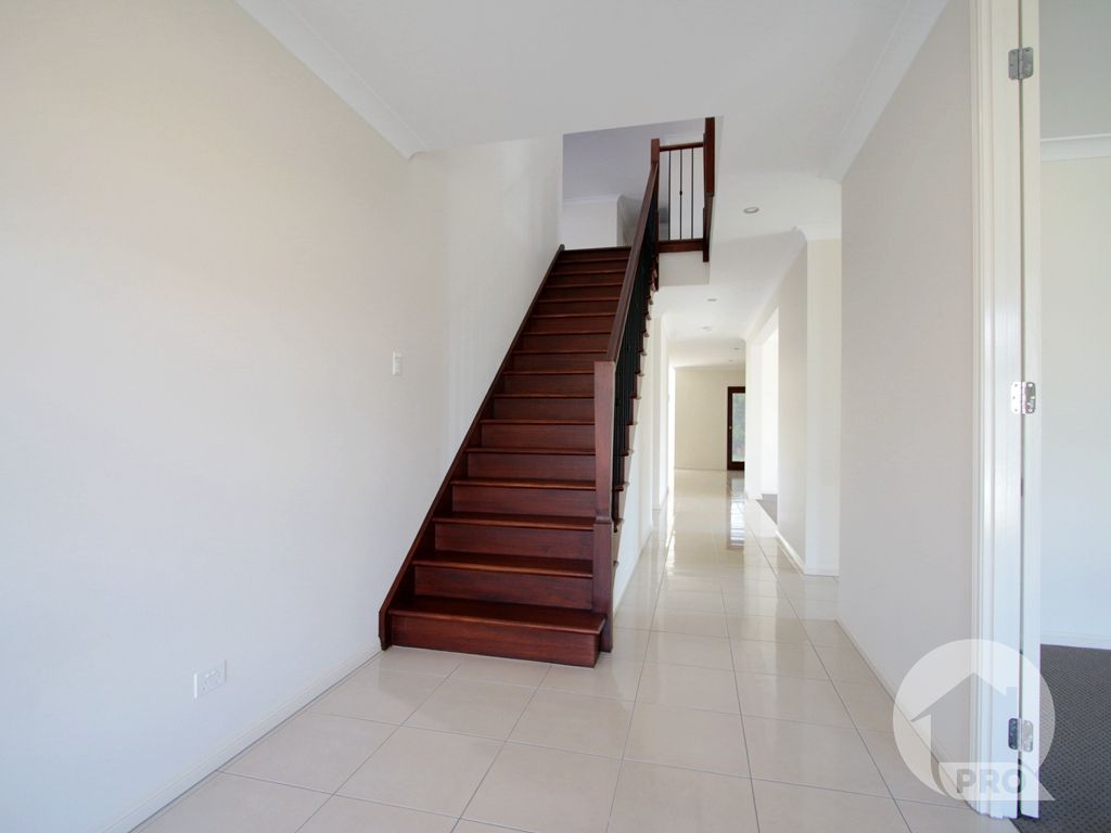 94 Cooper Crescent, Rochedale QLD 4123, Image 2