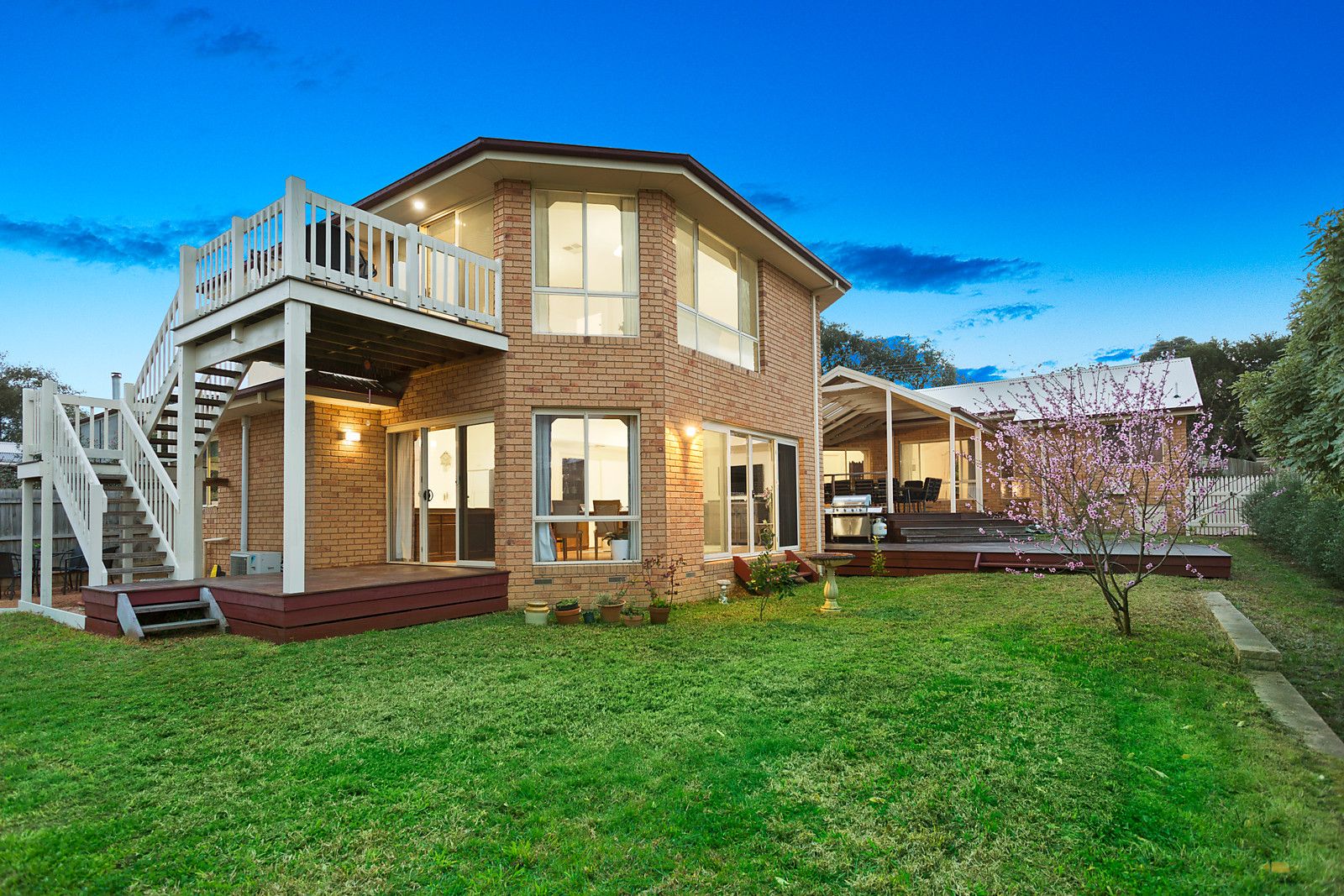 33 Rosemary Avenue, Croydon Hills Property History & Address Research