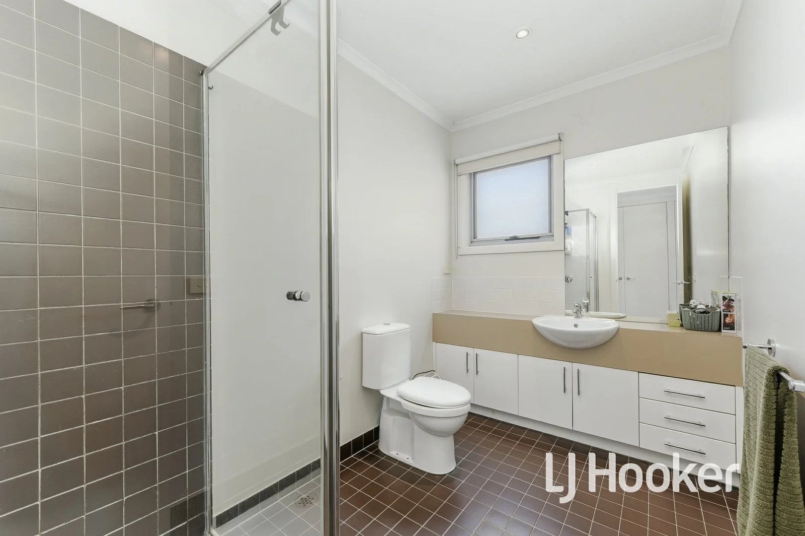 Additional image 7 of 5/2 The Entrance, Pakenham VIC 3810