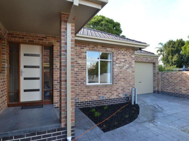 2 bedrooms Apartment / Unit / Flat in 2/126 Warrigal Road MENTONE VIC, 3194