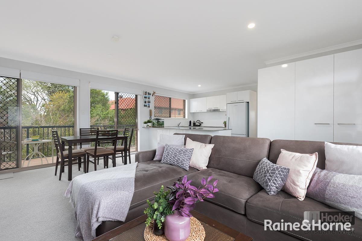2 bedrooms Apartment / Unit / Flat in 5/39 Cadell Street TOOWONG QLD, 4066