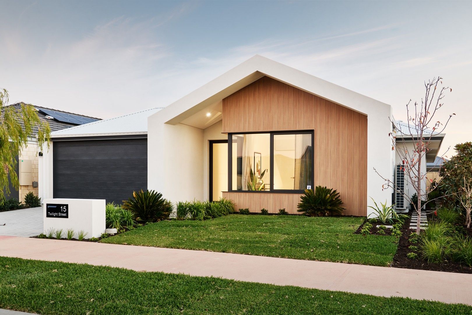 3 bedrooms House in 703 KIRK CLOSE LAKE COOGEE WA, 6166