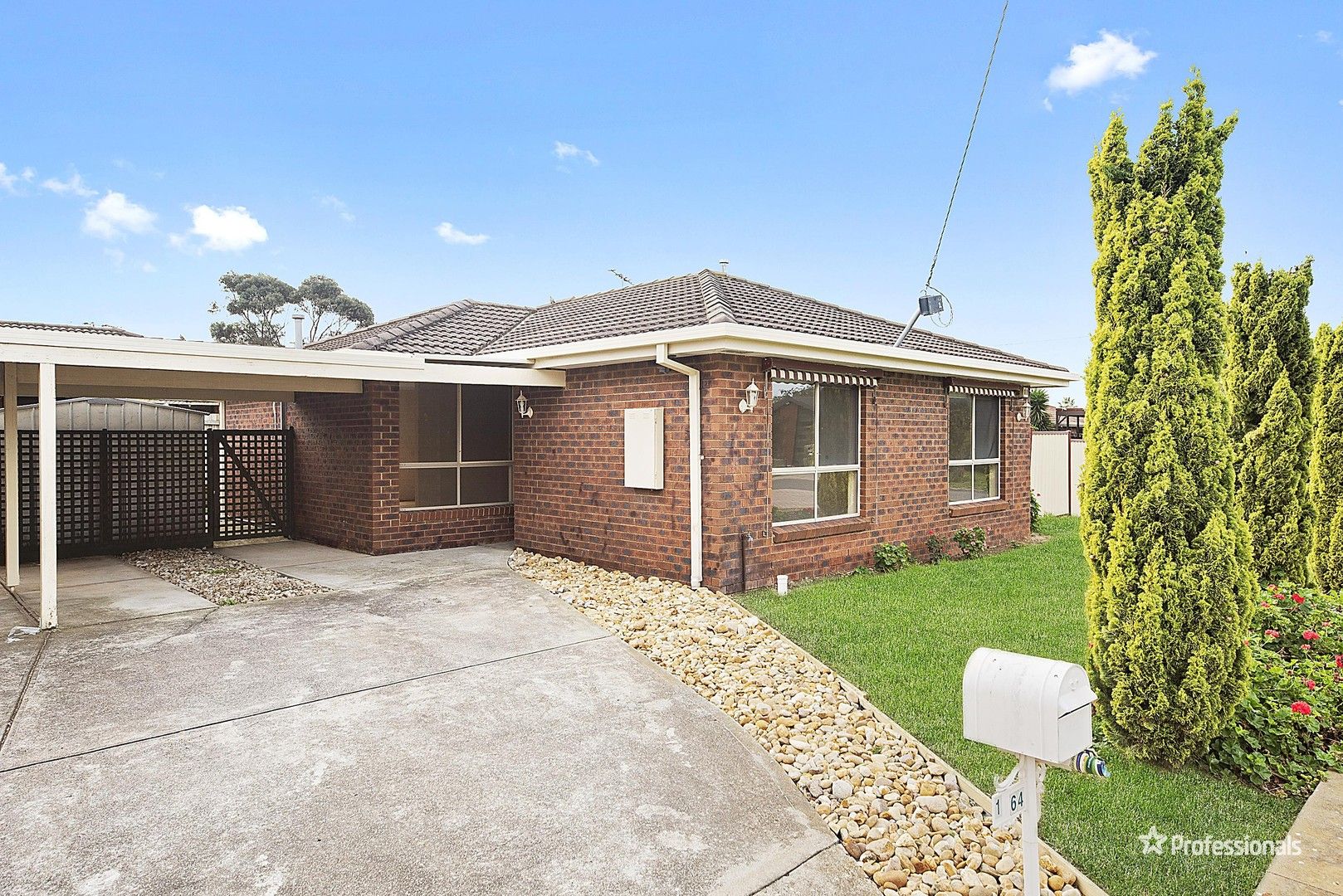 3 bedrooms House in 1/64 Songlark Crescent WERRIBEE VIC, 3030