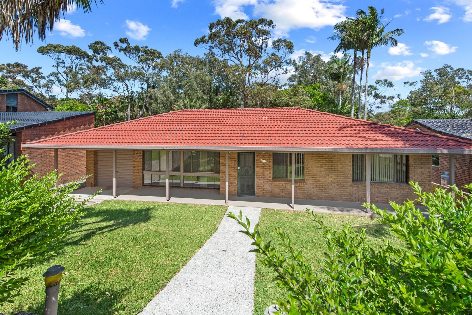 3 bedrooms House in 55 Yarranabee Road PORT MACQUARIE NSW, 2444