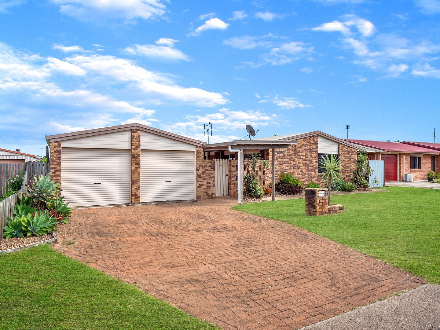 19 Michelle Drive, Point Vernon QLD 4655, Image 2