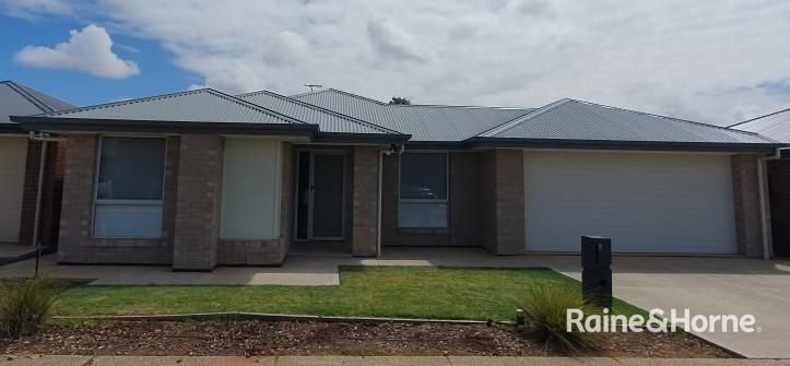 4 bedrooms House in 4 Dulcis Circuit MUNNO PARA WEST SA, 5115