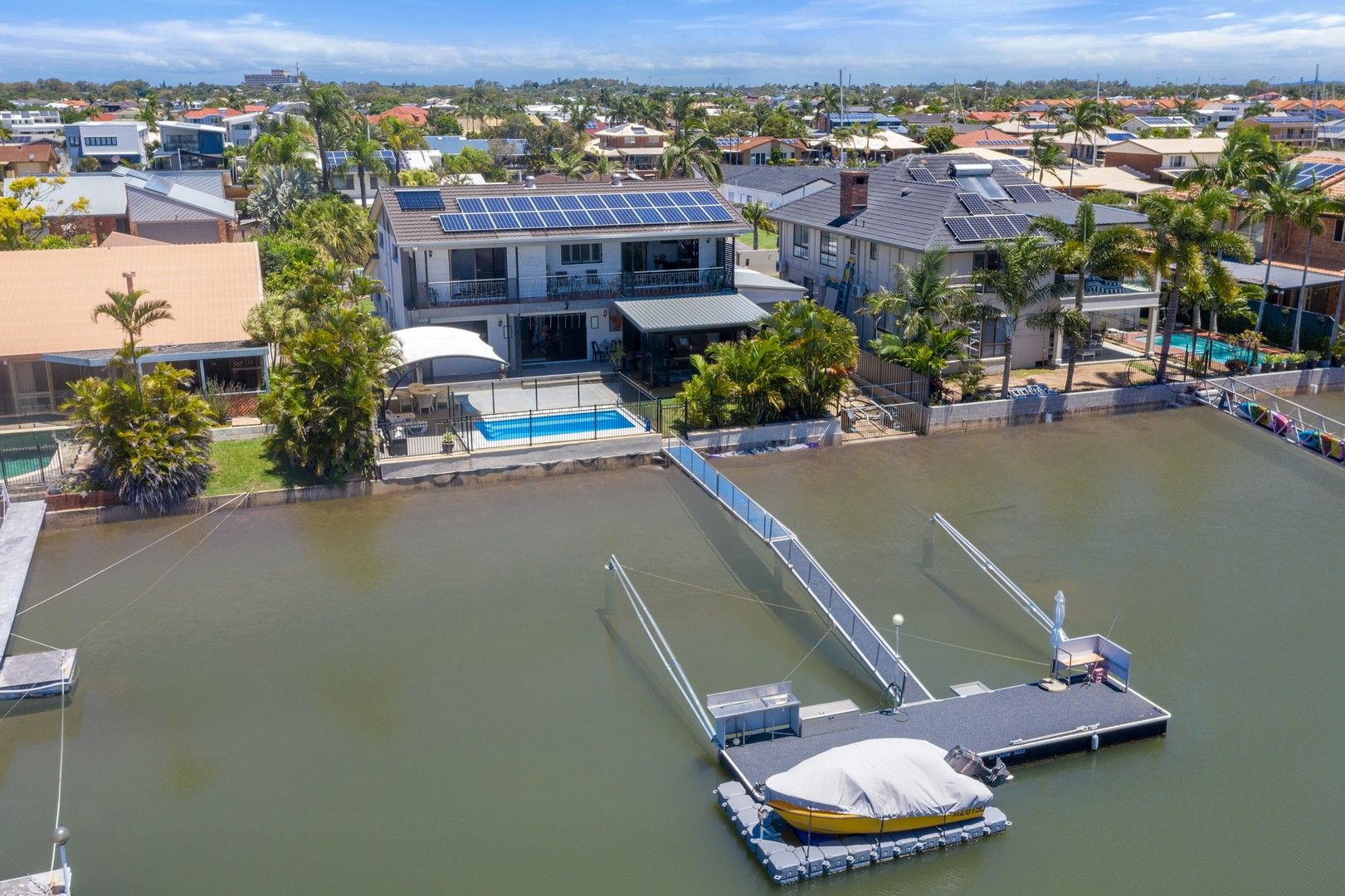 4 bedrooms House in 11 Australia Court NEWPORT QLD, 4020