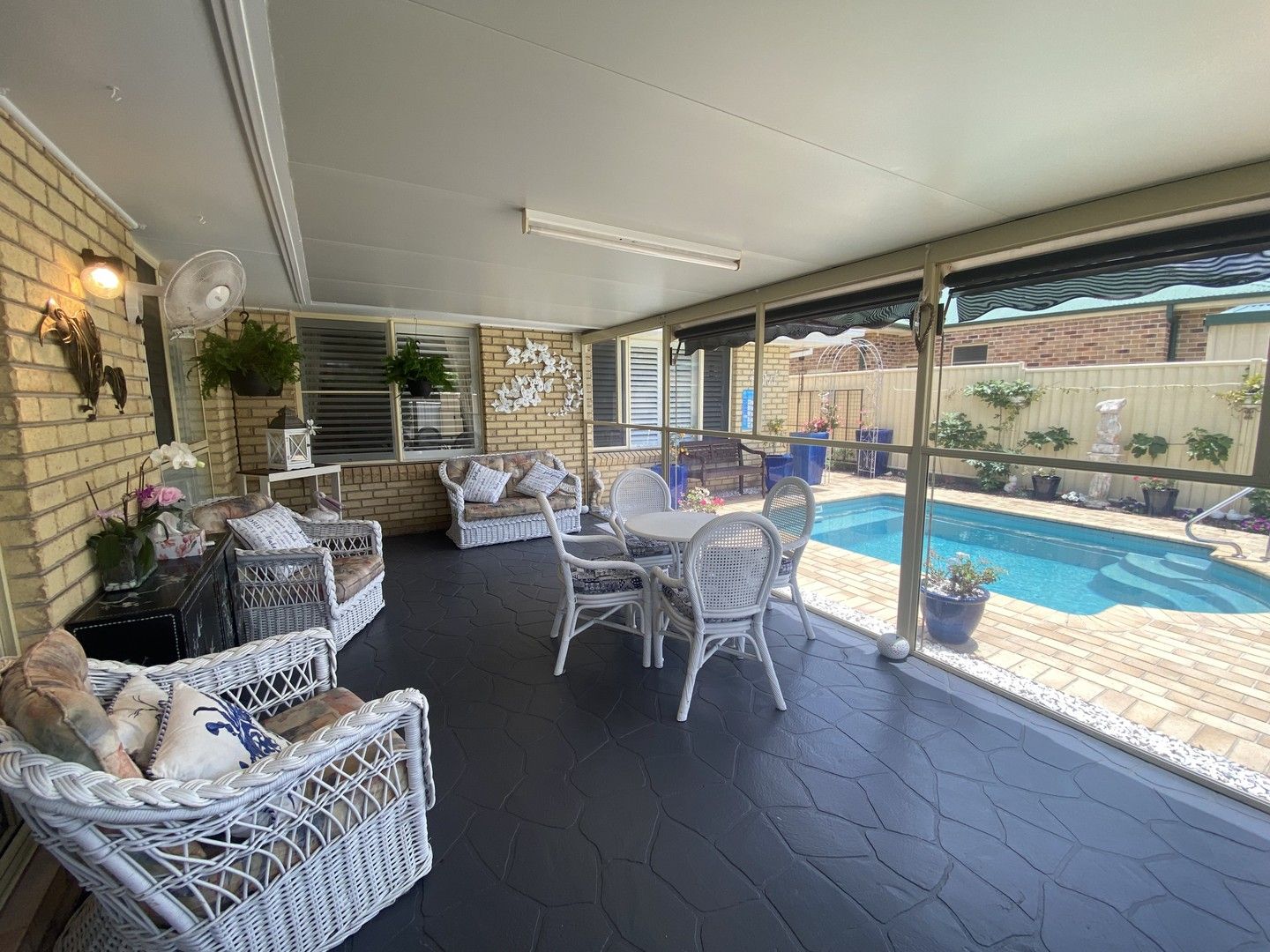 4 bedrooms House in 4 The Anchorage YAMBA NSW, 2464