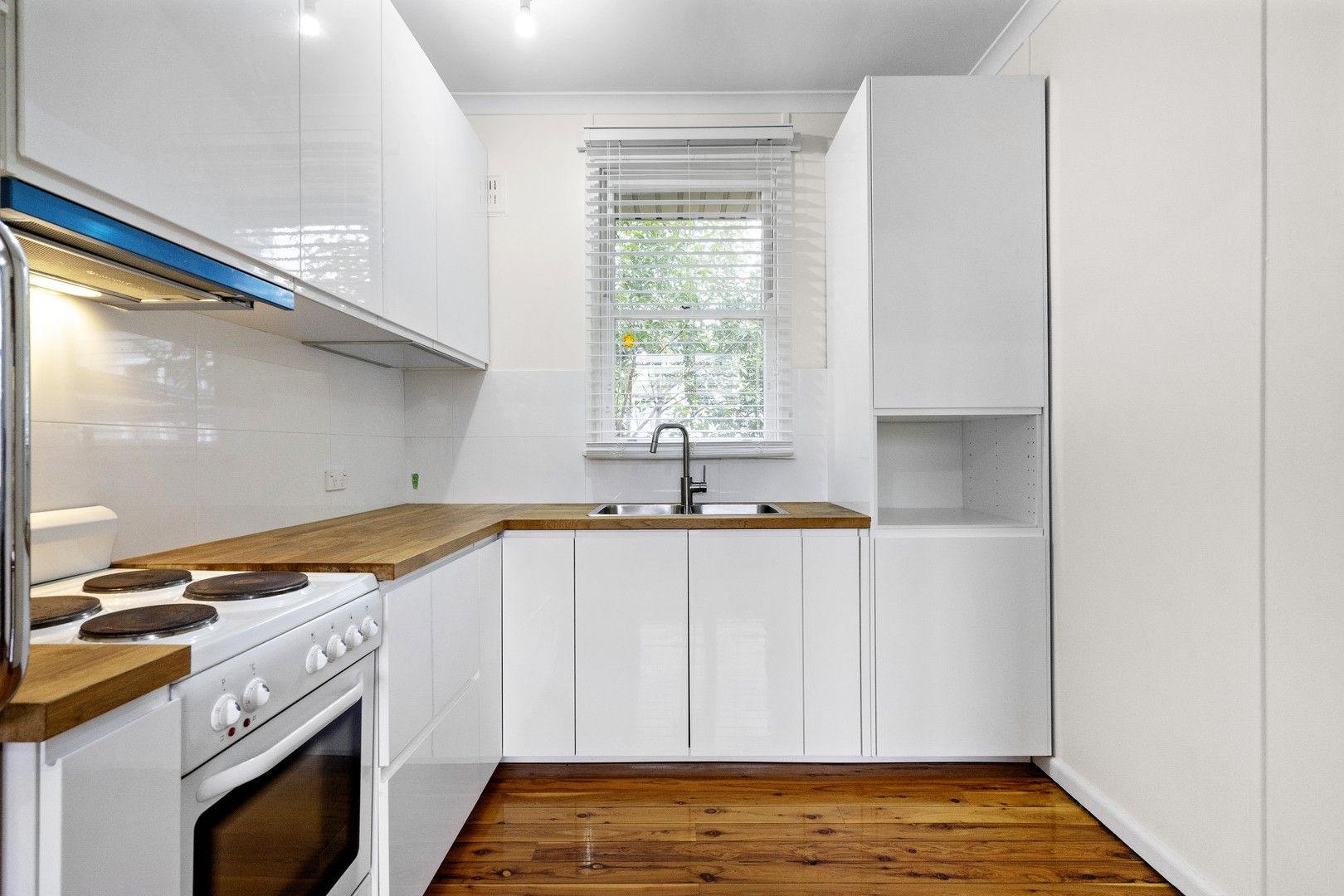 4 bedrooms House in 32 Jean Street SEVEN HILLS NSW, 2147