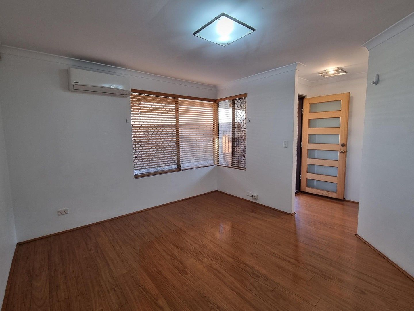 3 bedrooms House in 2/135 Robert Street COMO WA, 6152
