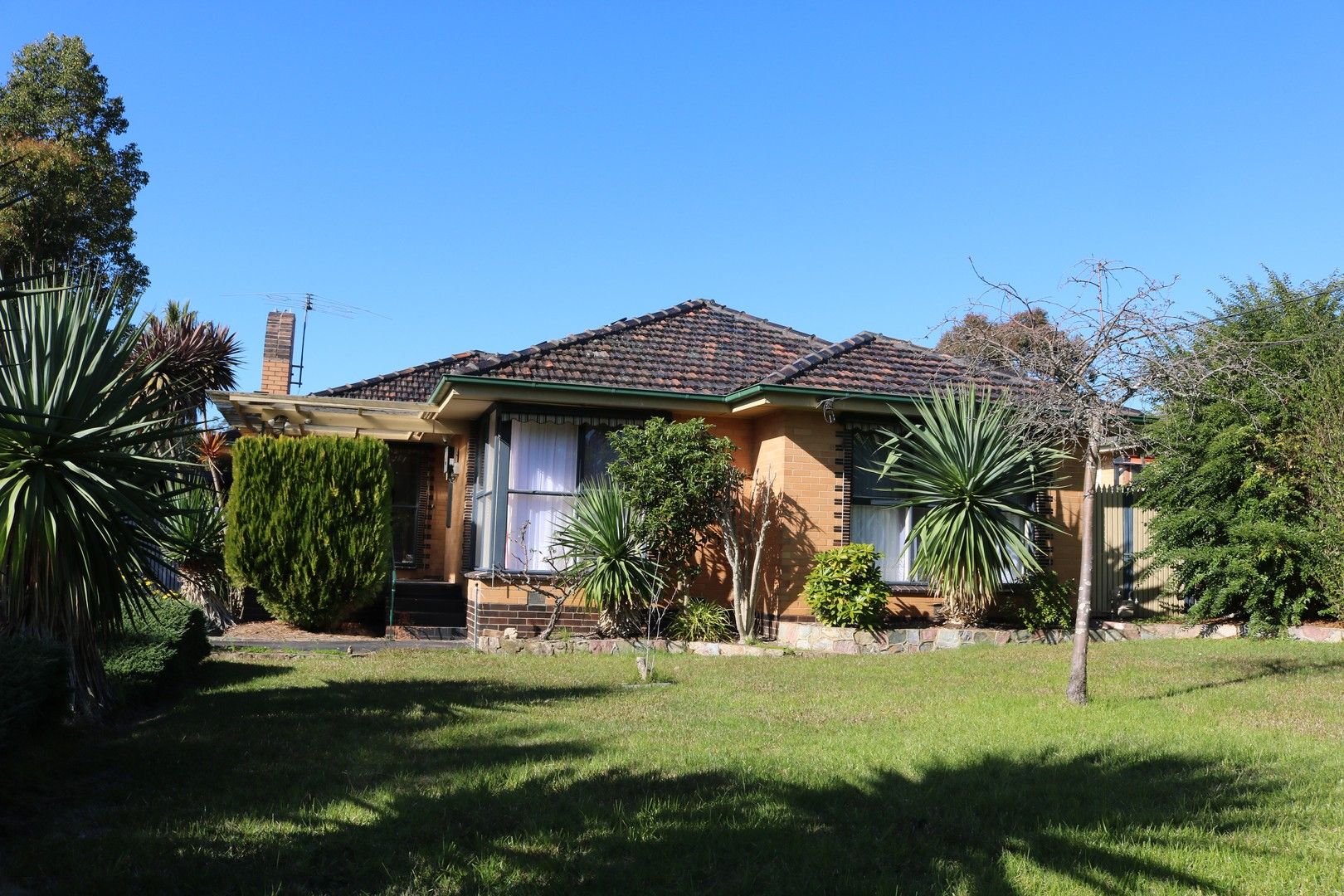 3 bedrooms House in 19 Shakespeare Avenue MOOROOLBARK VIC, 3138