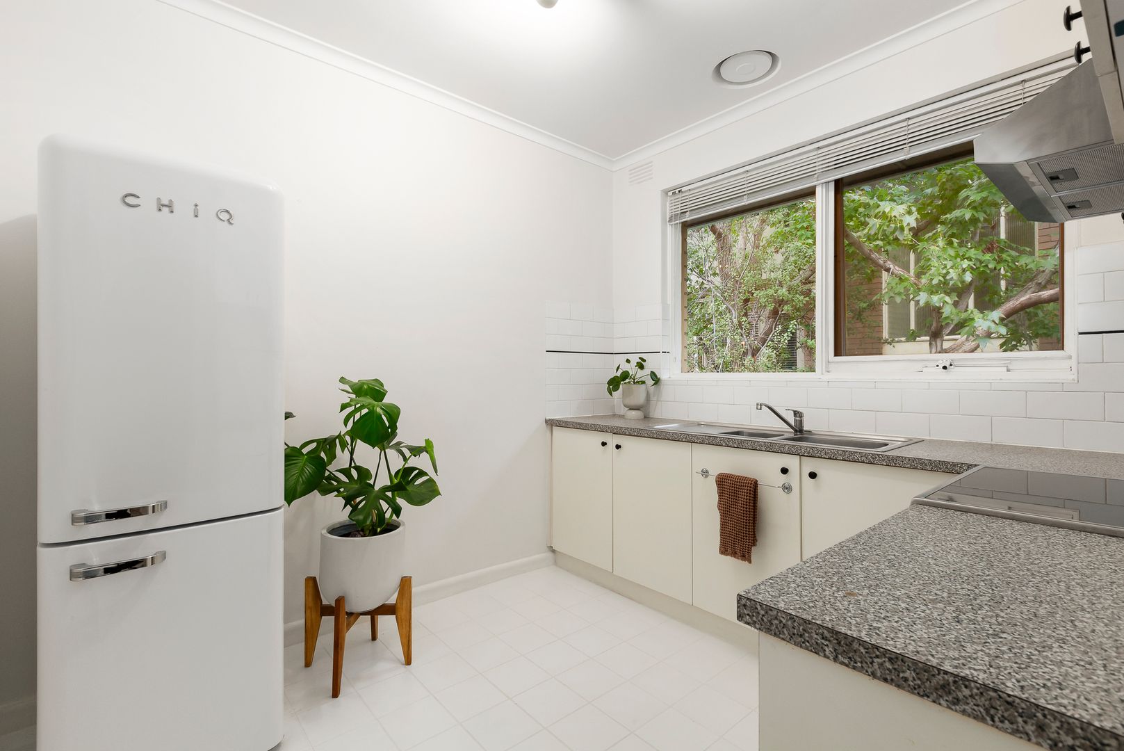 8/217 Brighton Road, Elwood VIC 3184, Image 2