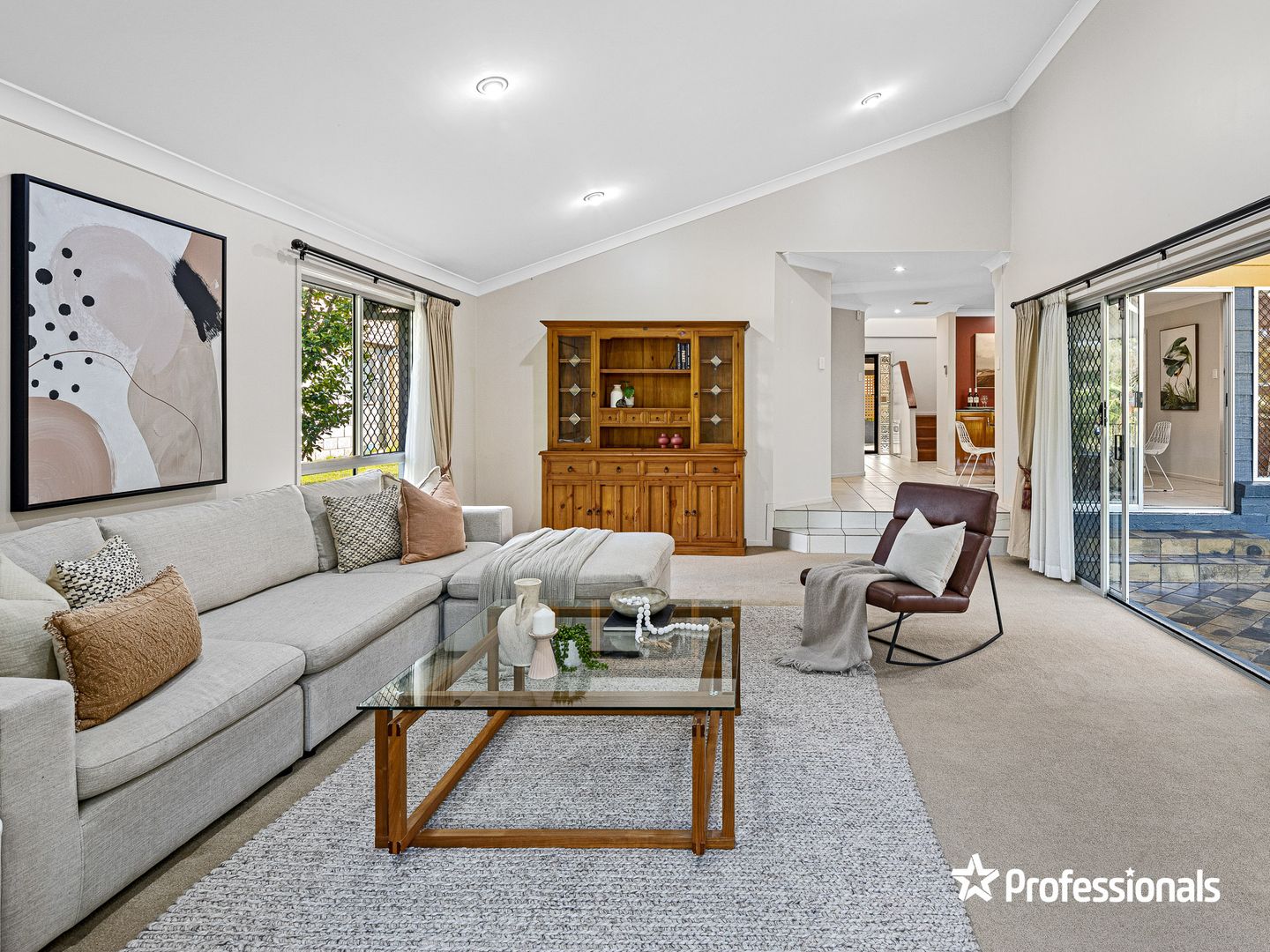 5 Langura Crescent, Ferny Hills QLD 4055, Image 2