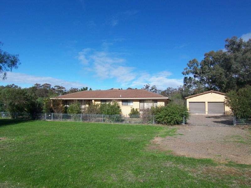 17 Cambria Street, STOCKINBINGAL NSW 2725, Image 1