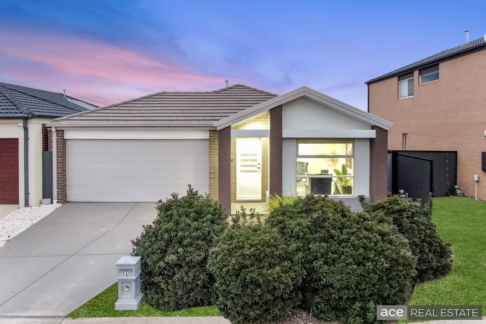 16 Victorking Drive, Point Cook VIC 3030