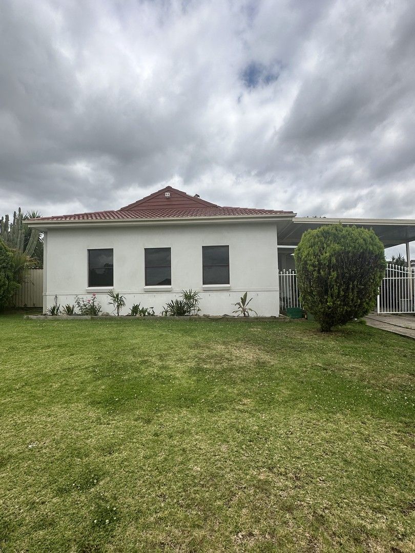 3 bedrooms House in 4 Wellard Place BONNYRIGG NSW, 2177