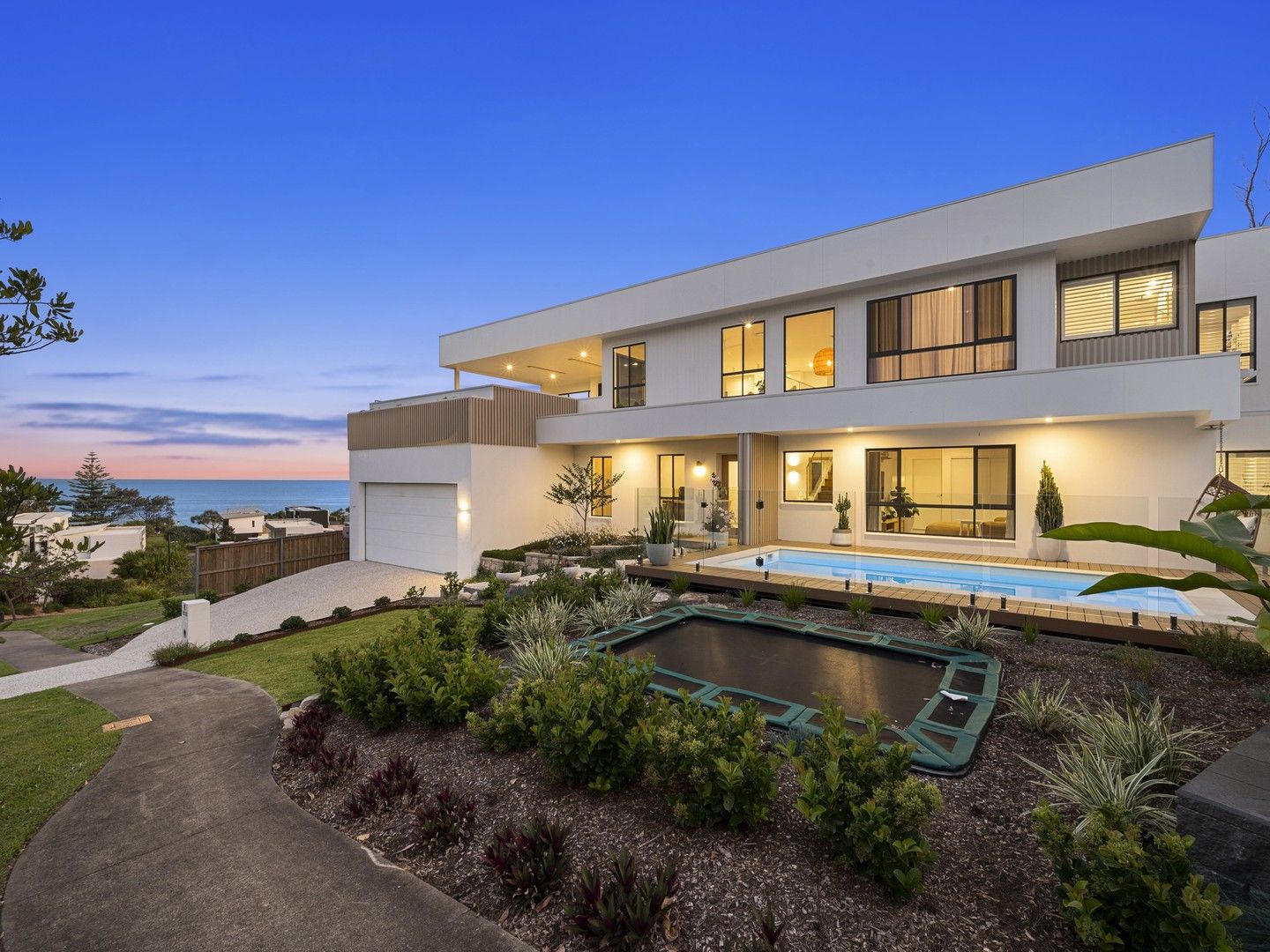 8 Beachview Drive, Sapphire Beach NSW 2450, Image 0