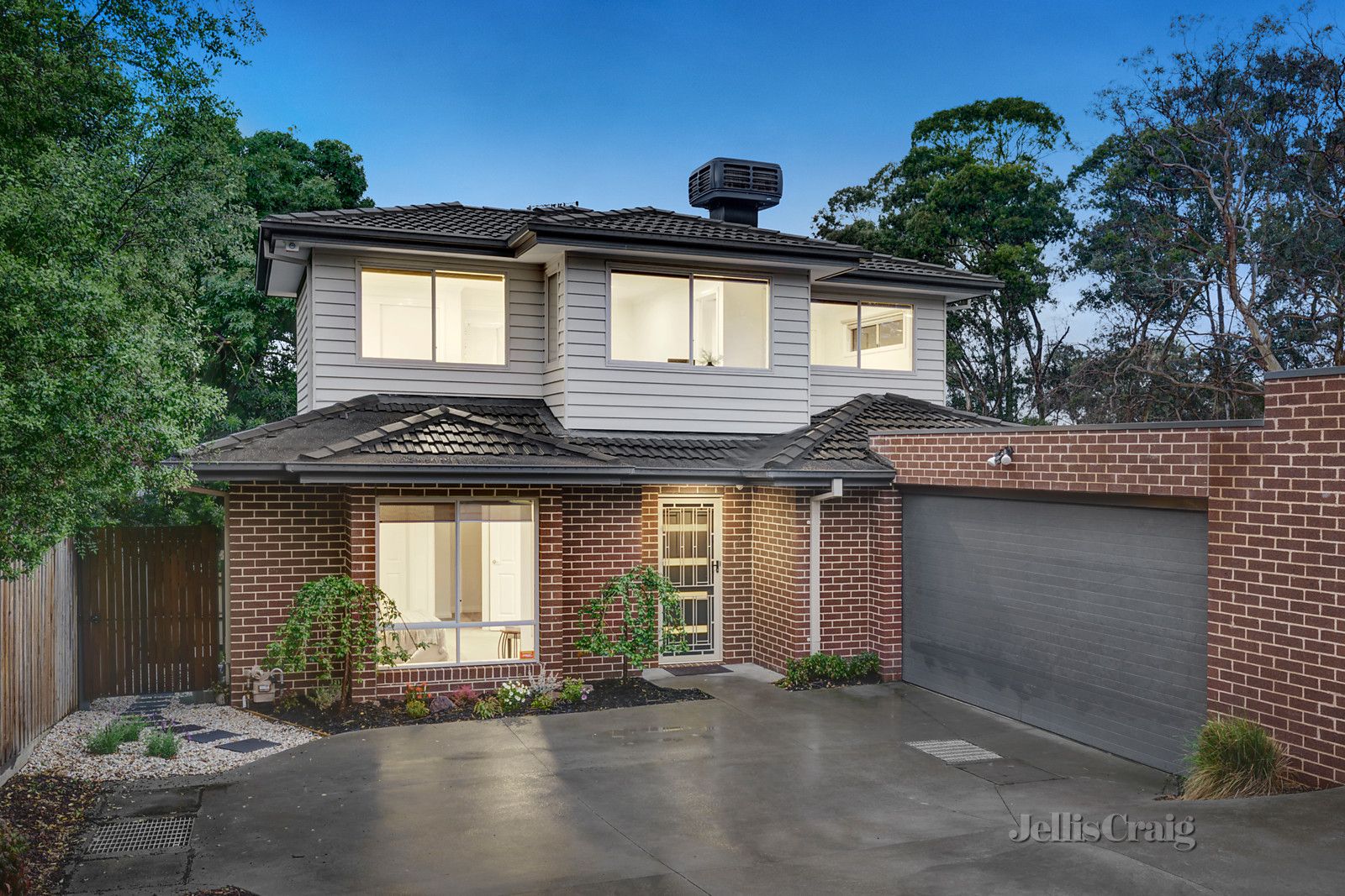 2/11 Reichelt Avenue, Montmorency VIC 3094, Image 0