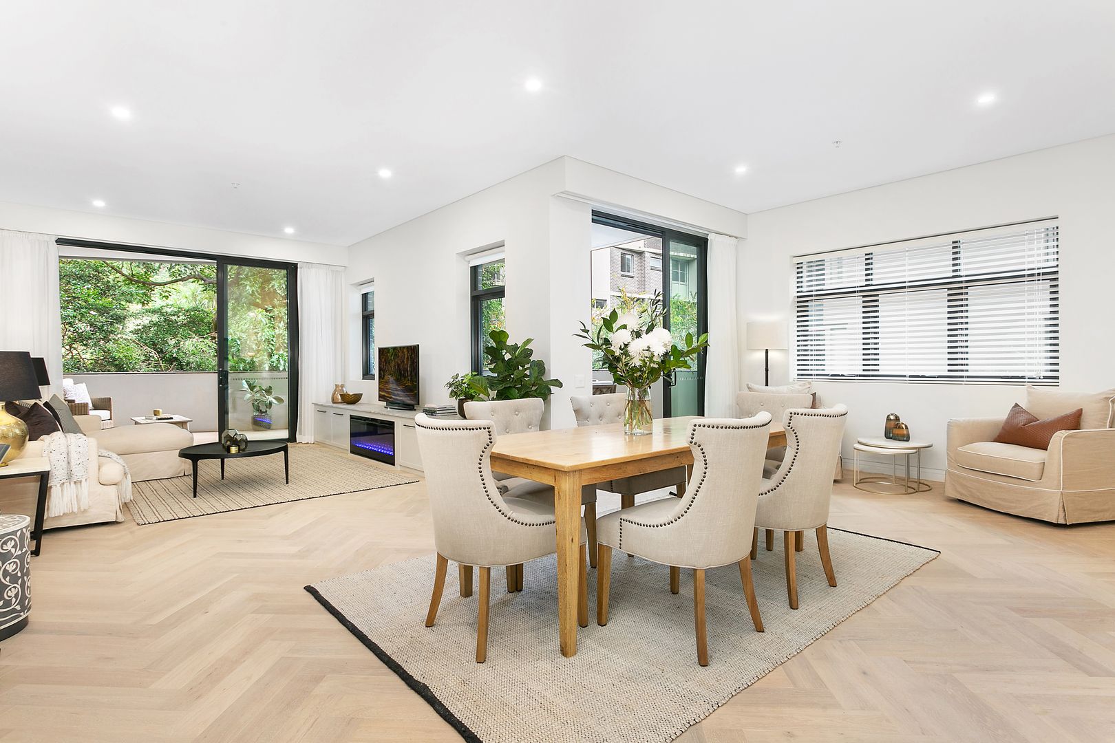 4 bedrooms Apartment / Unit / Flat in 201/9-21 Lorne  Avenue KILLARA NSW, 2071