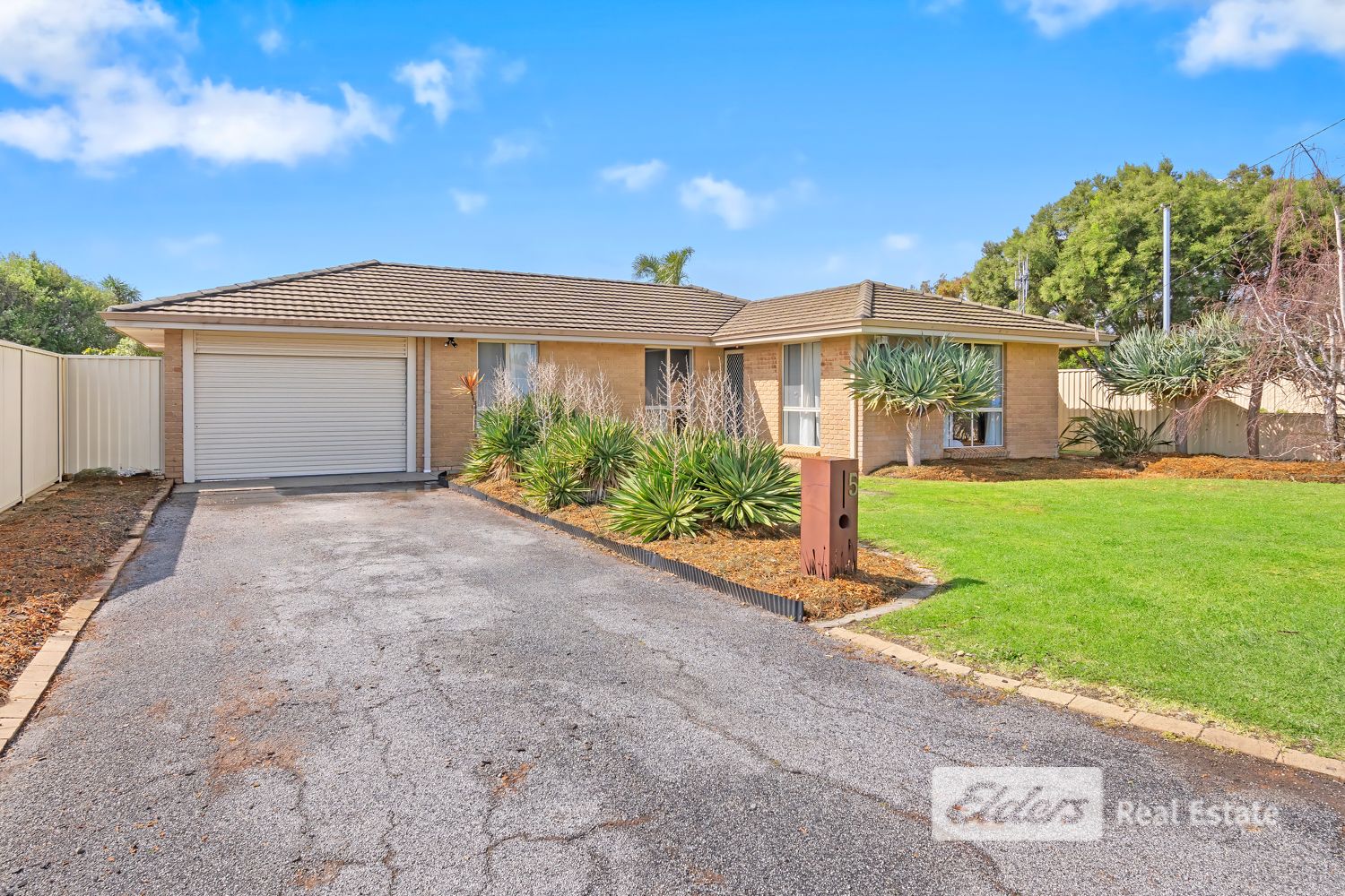 5 Seville Way, Orana WA 6330, Image 1