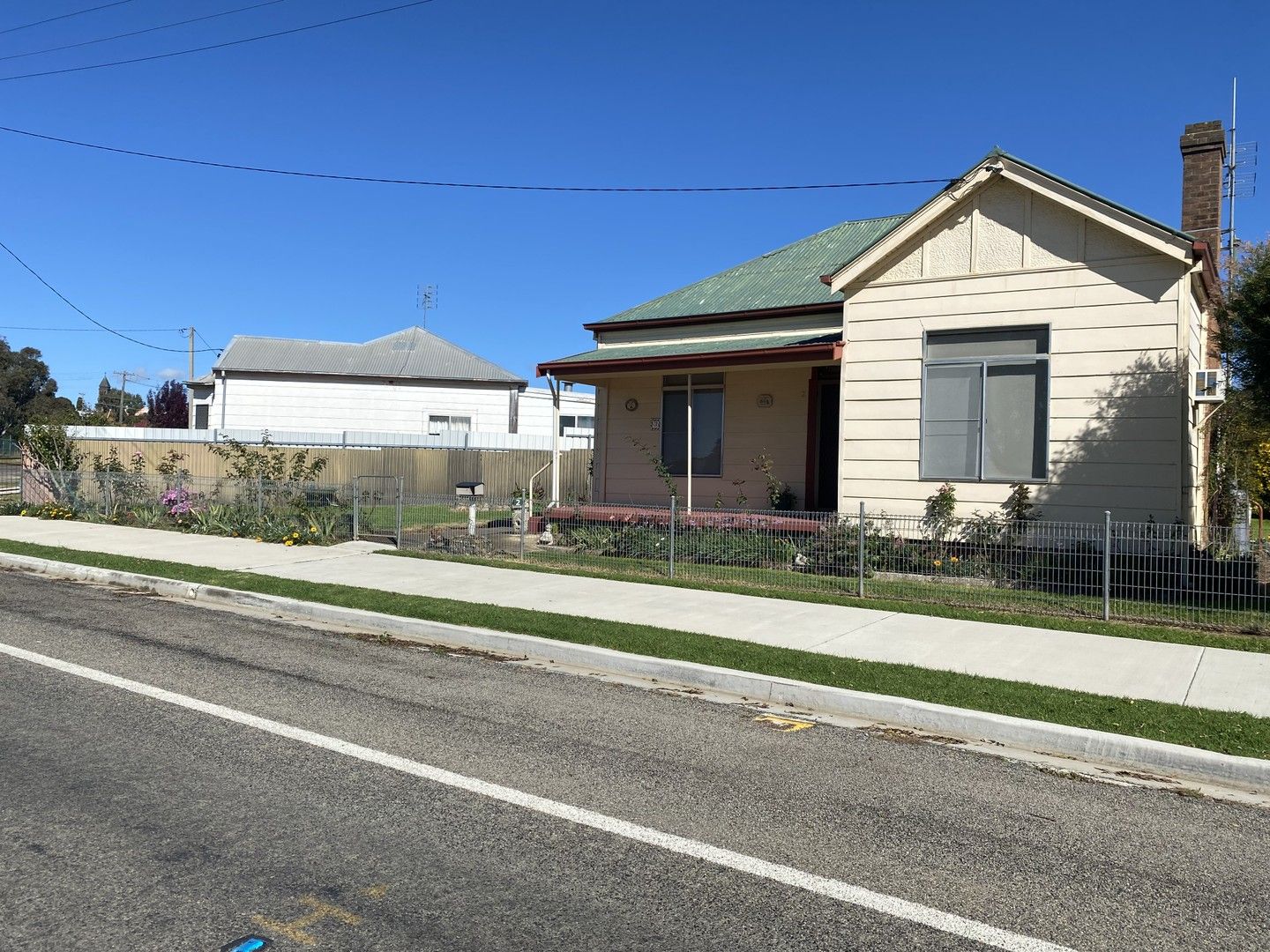 2 Allsop Street, Harden NSW 2587 House For Rent 340 Domain